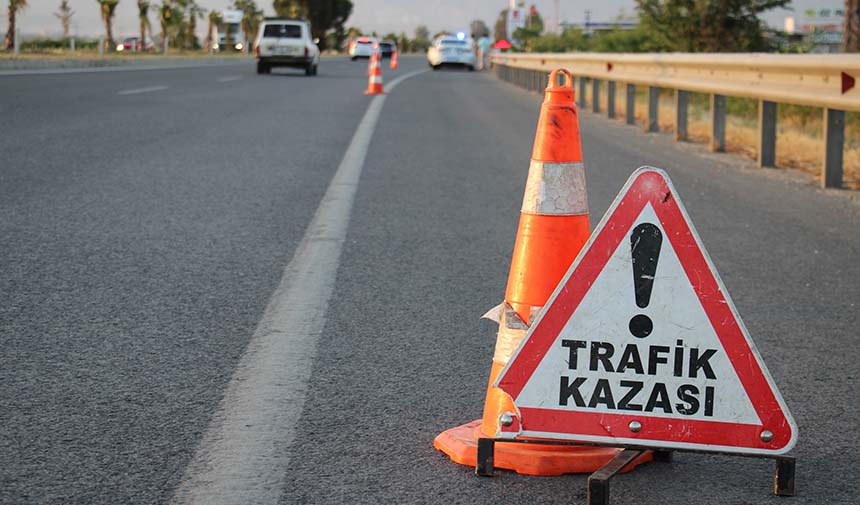 Aydın Germencik’te Feci Kaza; 2 Kişi Hayatını Kaybetti (4)