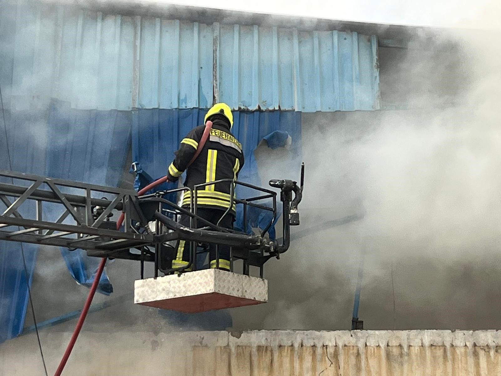 Aydın Nazilli’de Hurdacıda Yangın Çıktı (4)