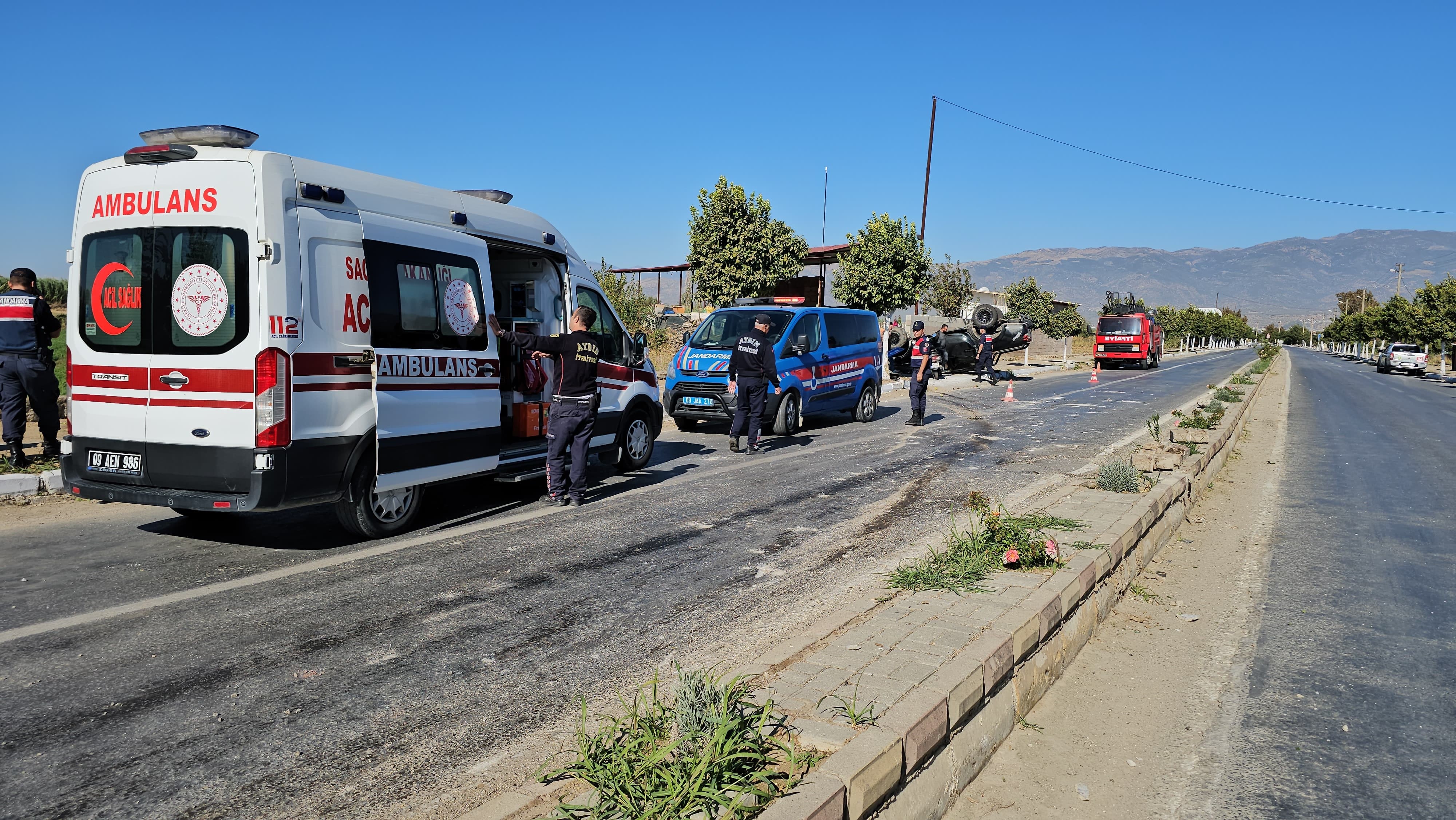 Aydın Yenipazar’da Kamyonet Takla Attı (6)