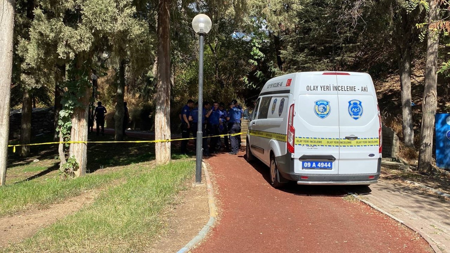 Aydın’da 38 Yaşındaki Kadın Eşarpla Asılı Halde Bulundu (7)