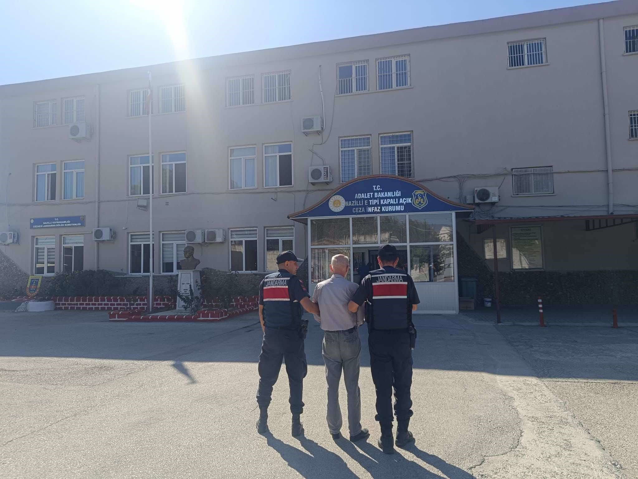 Aydın’da Jandarma 15 Kişiyi Yakaladı