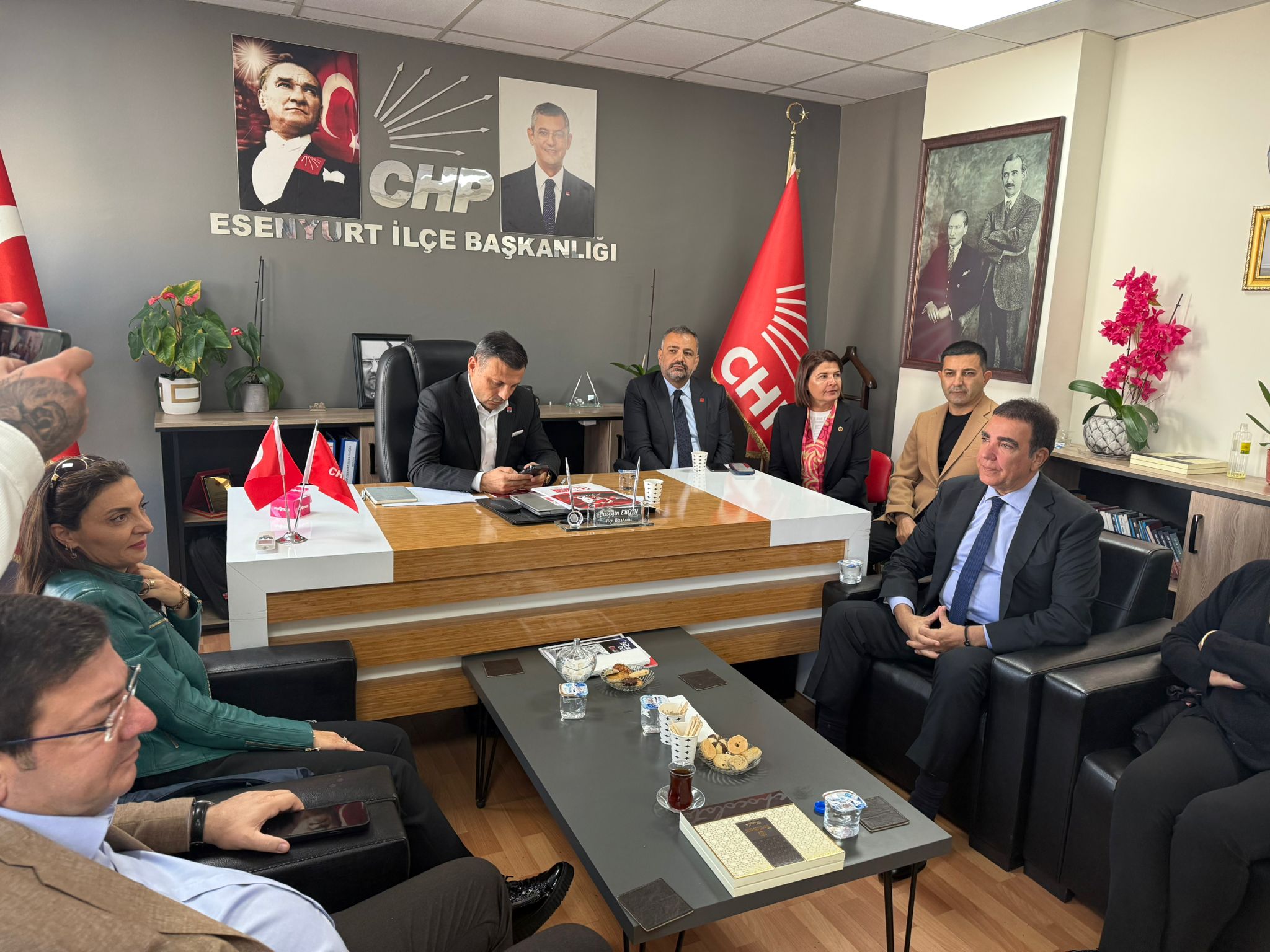 Başkan Ömer Günel, Chp Genel Başkanı Özgür Özel’in Çağrısı Üzerine İstanbul’da