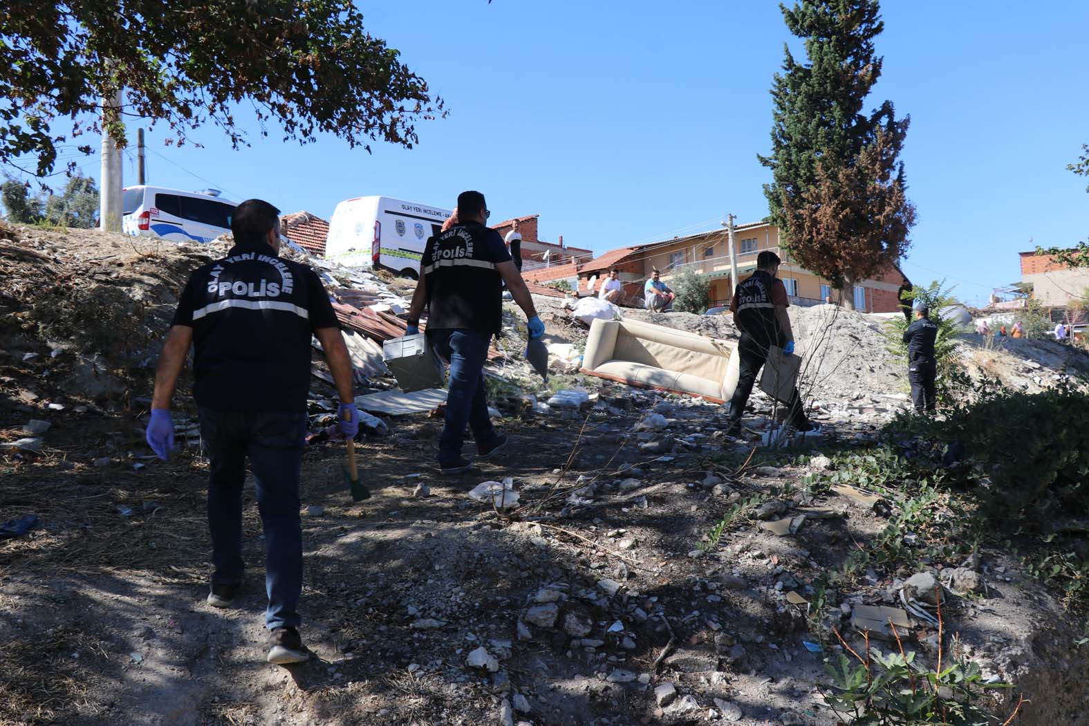 Boş Arazide Kemikleri Bulundu (10)