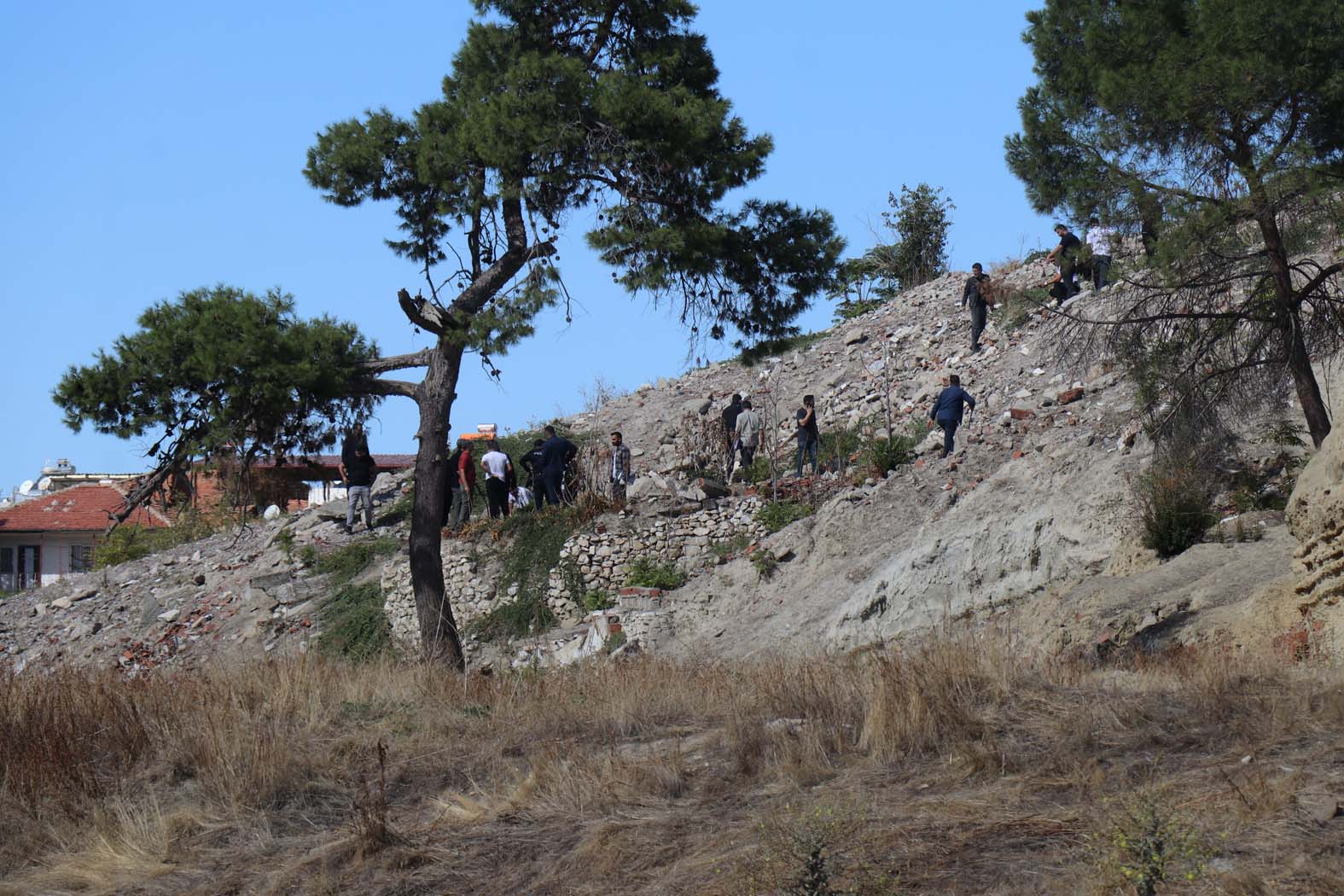 Boş Arazide Kemikleri Bulundu (5)