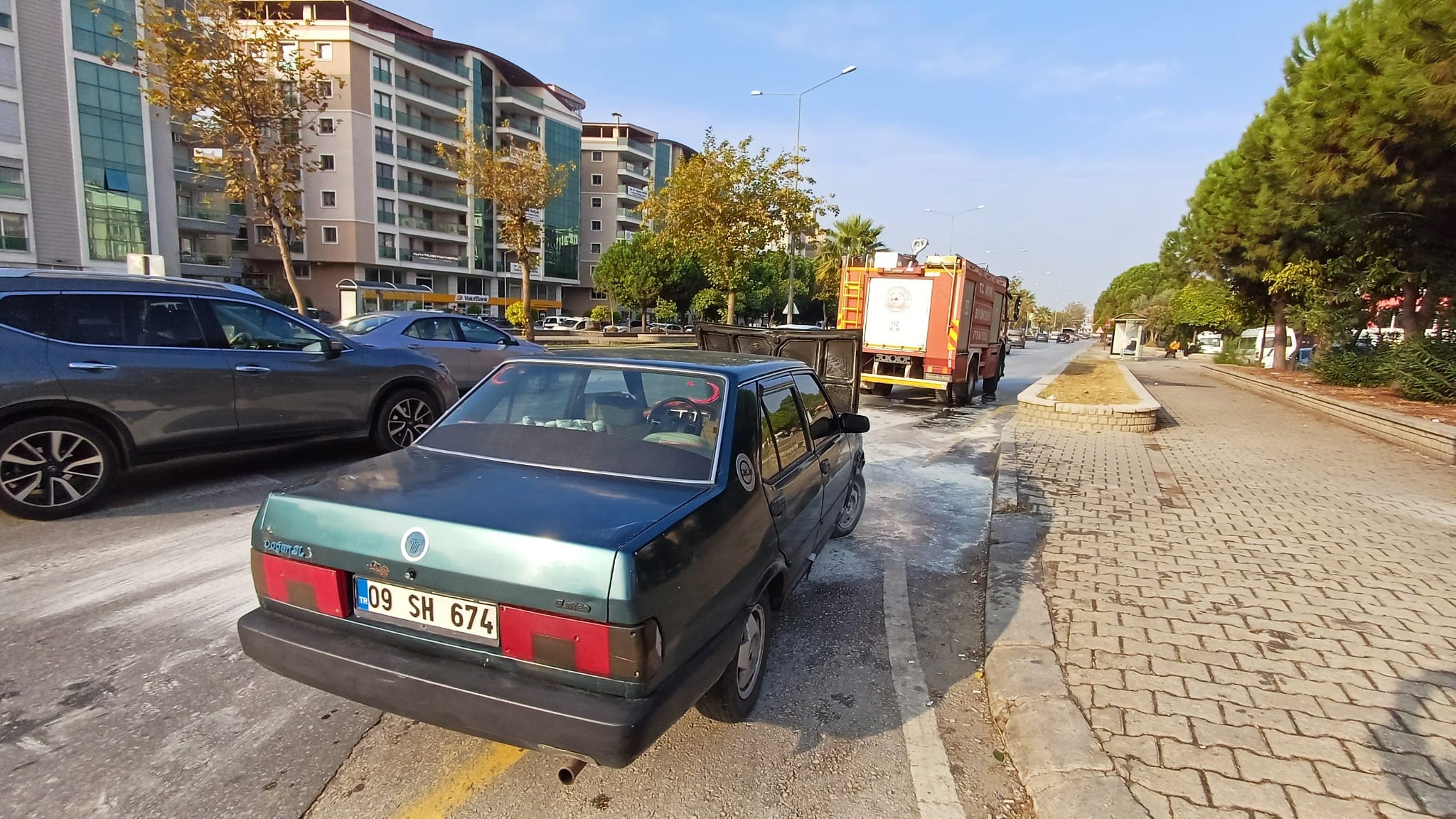 Aydın Efeler’de Otomobilde Yangın Çıktı (3)