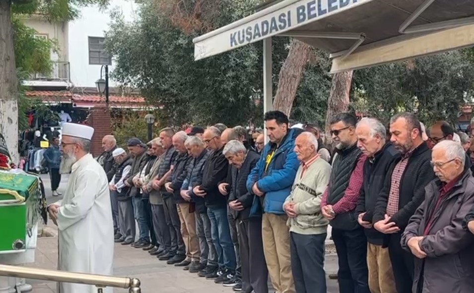 Aydın Kuşadası’nda Kafeye Dalan Otomobilin Altında Kalan Yaşlı Kadına Veda