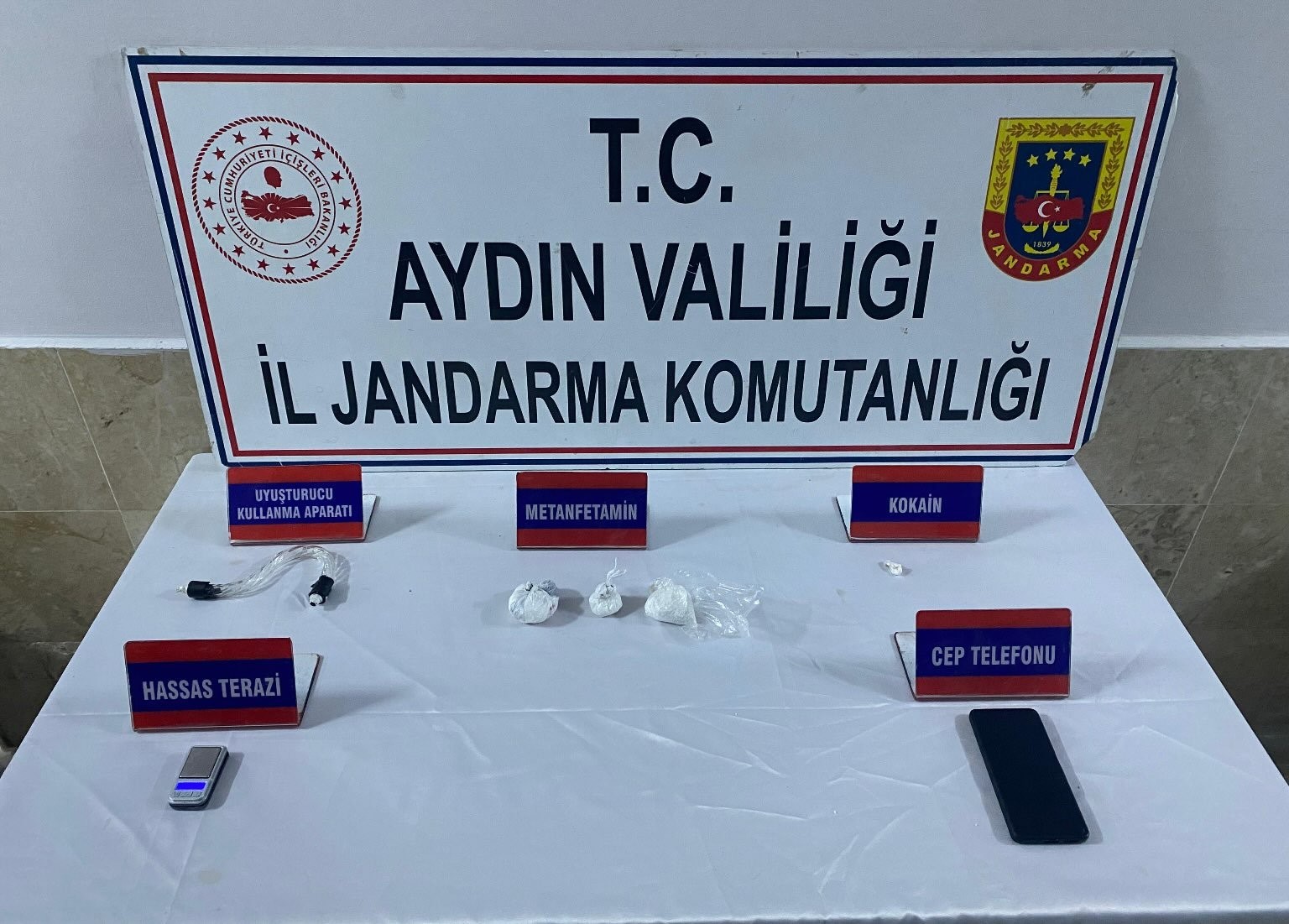 Aydın’da Taksiye Baskın, 32 Yaşındaki Kadın Yakalandı