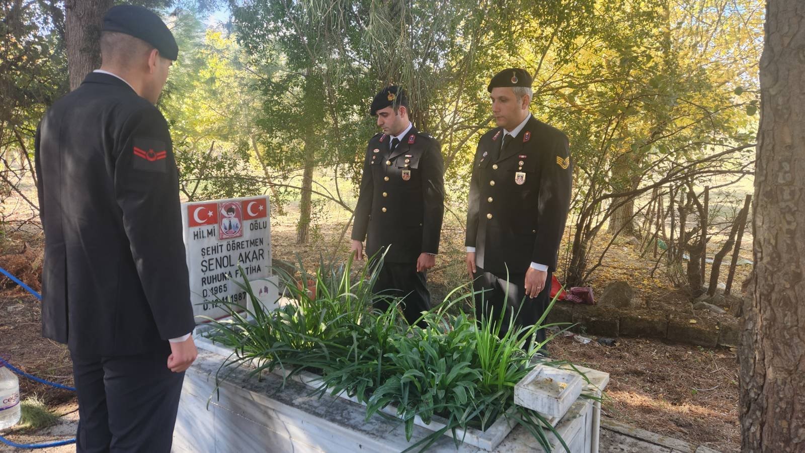 Aydınlı Şehit Öğretmen Mezarı Başında Anıldı (3)