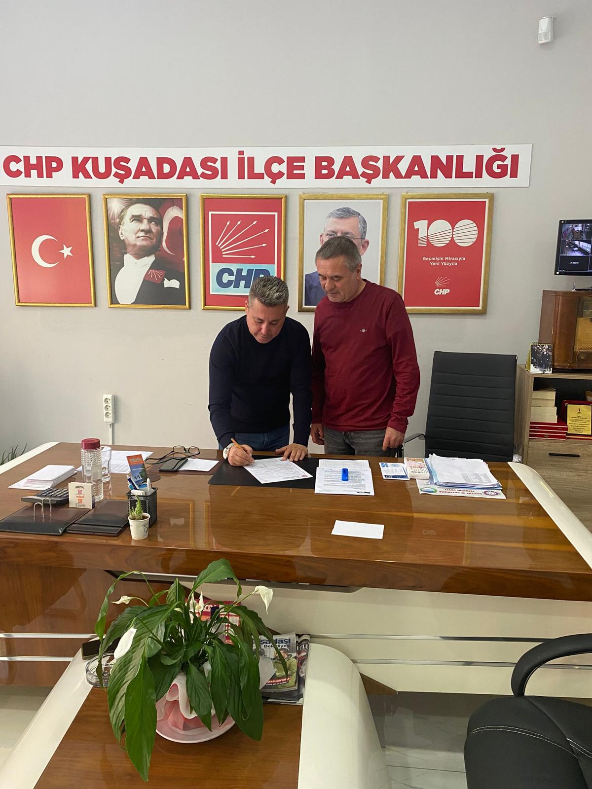 Kuşadası’nda İyi̇ Parti’de Dağılma Sürüyor Meclis Üyesi Chp’ye Katıldı