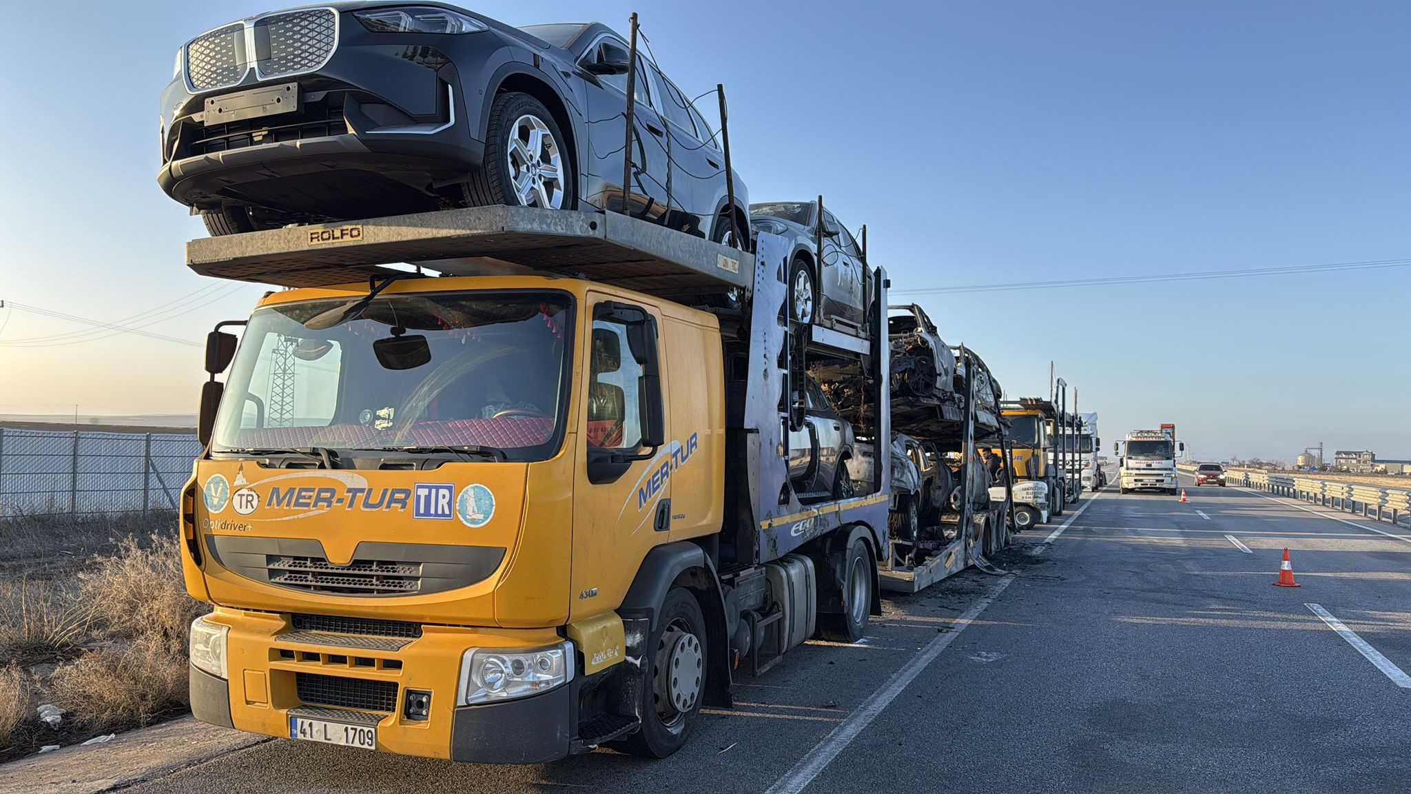 Sıfır Kilometre Lüks Araçlar Alev Alev Yandı (5)