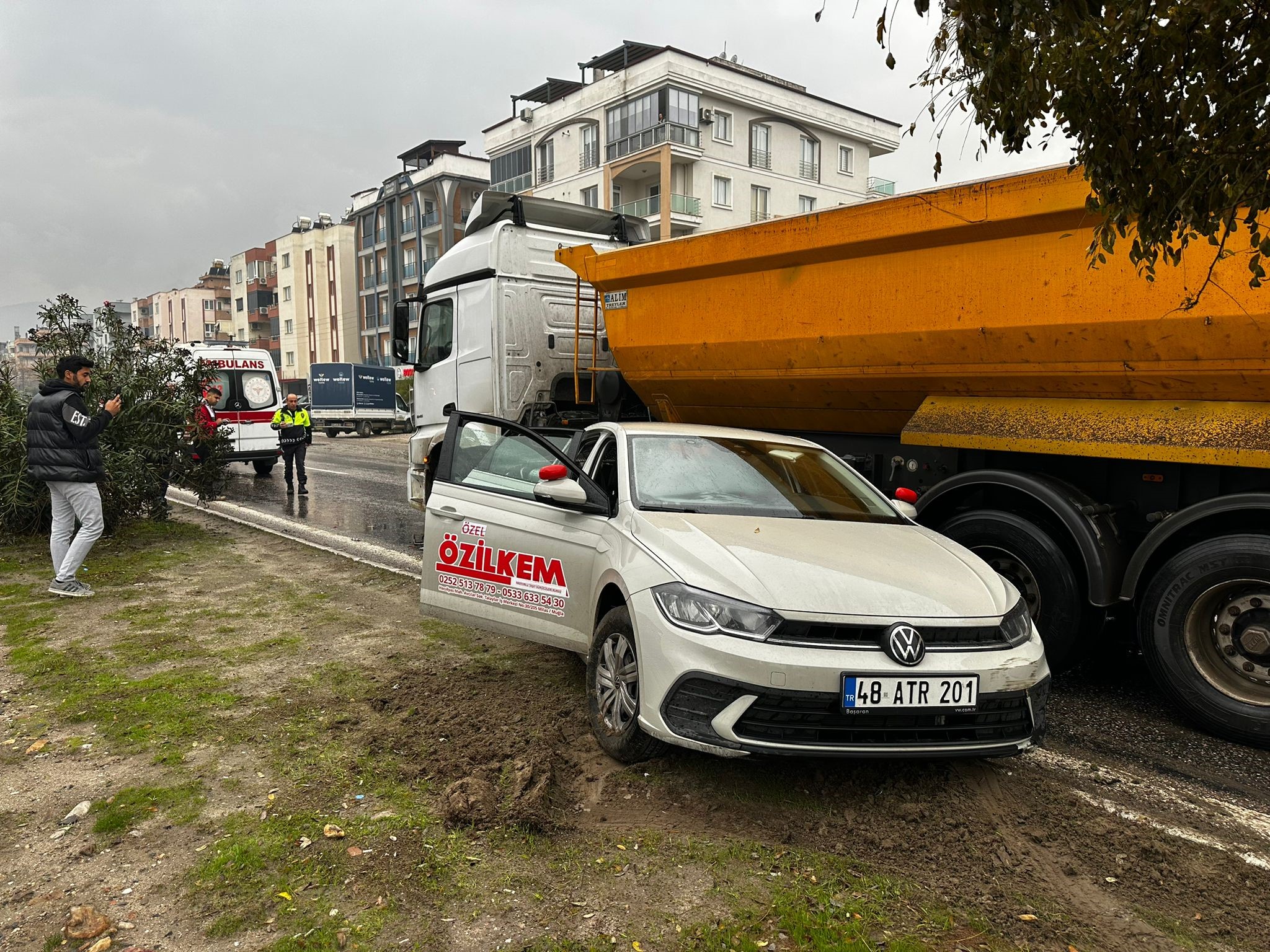 Aydın Plakalı Araç Kazaya Karıştı (2)