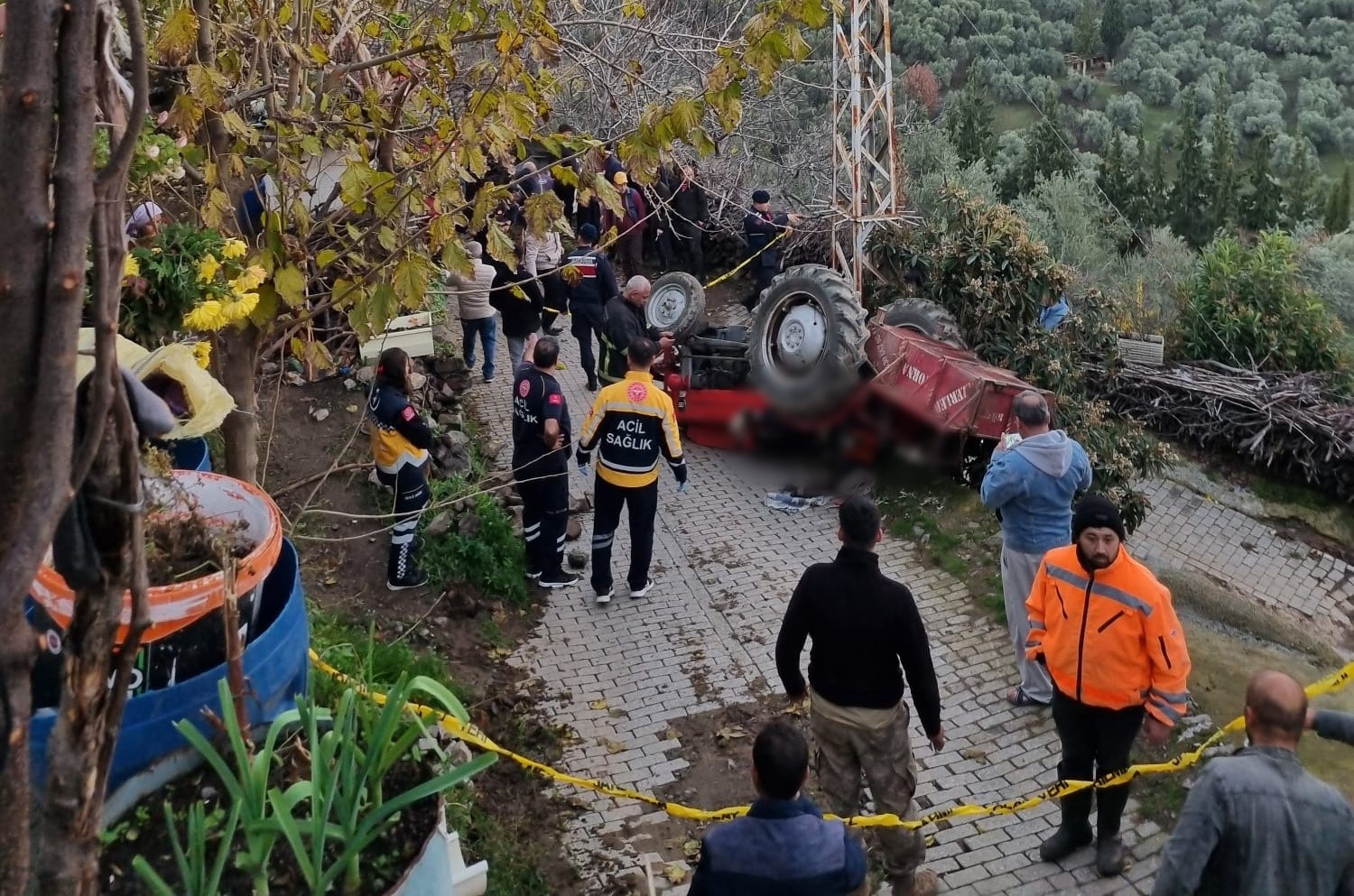 Aydın’da Devrilen Traktörün Altında Kaldı, Hayatını Kaybetti