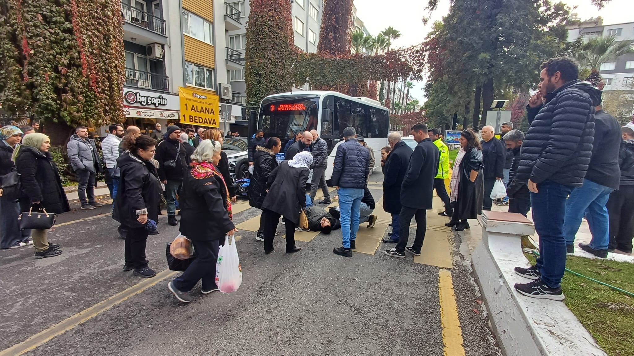 Aydın’da Halk Otobüsü Ile Çarpıştı (4)