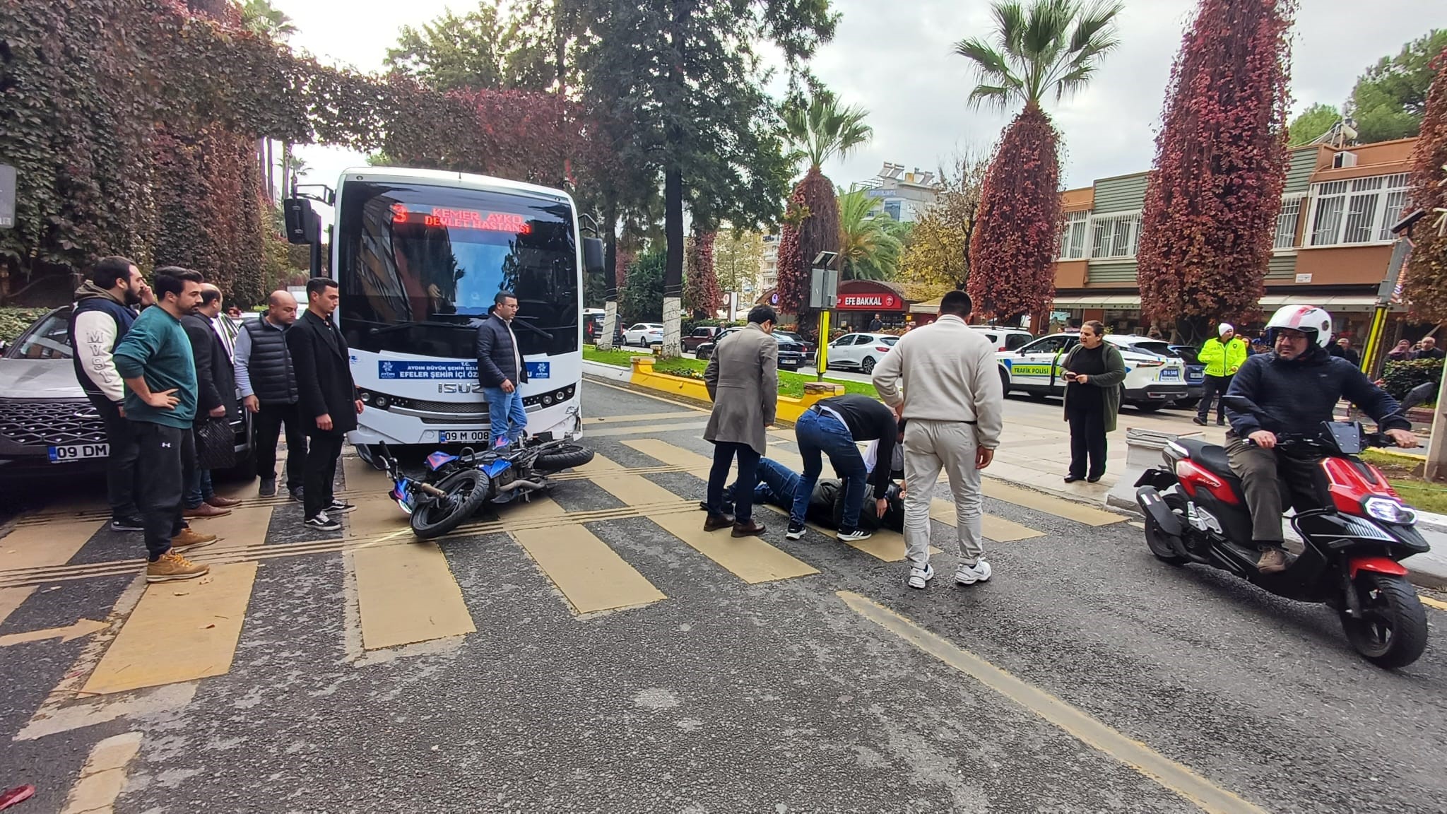 Aydın’da Halk Otobüsü Ile Çarpıştı