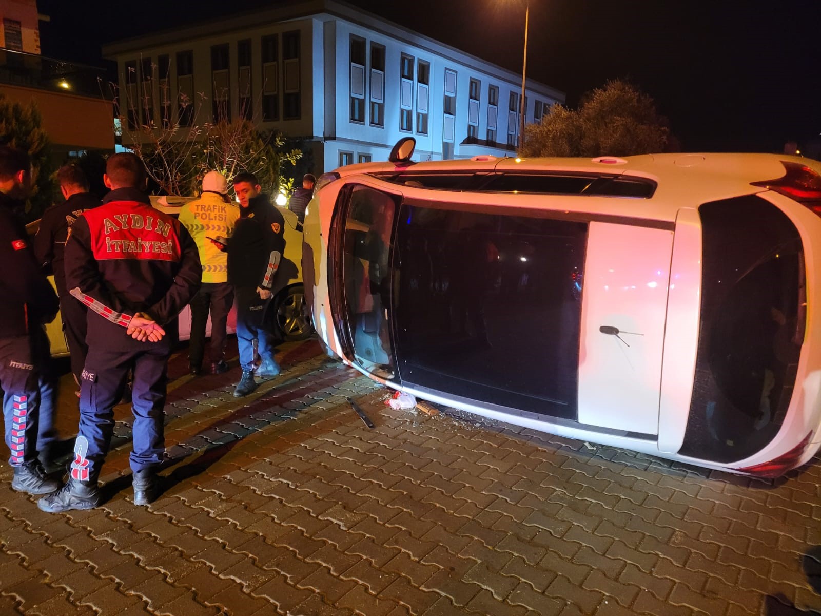 Aydın'da Park Etmek Istedi, Otomobili Devirdi (5)