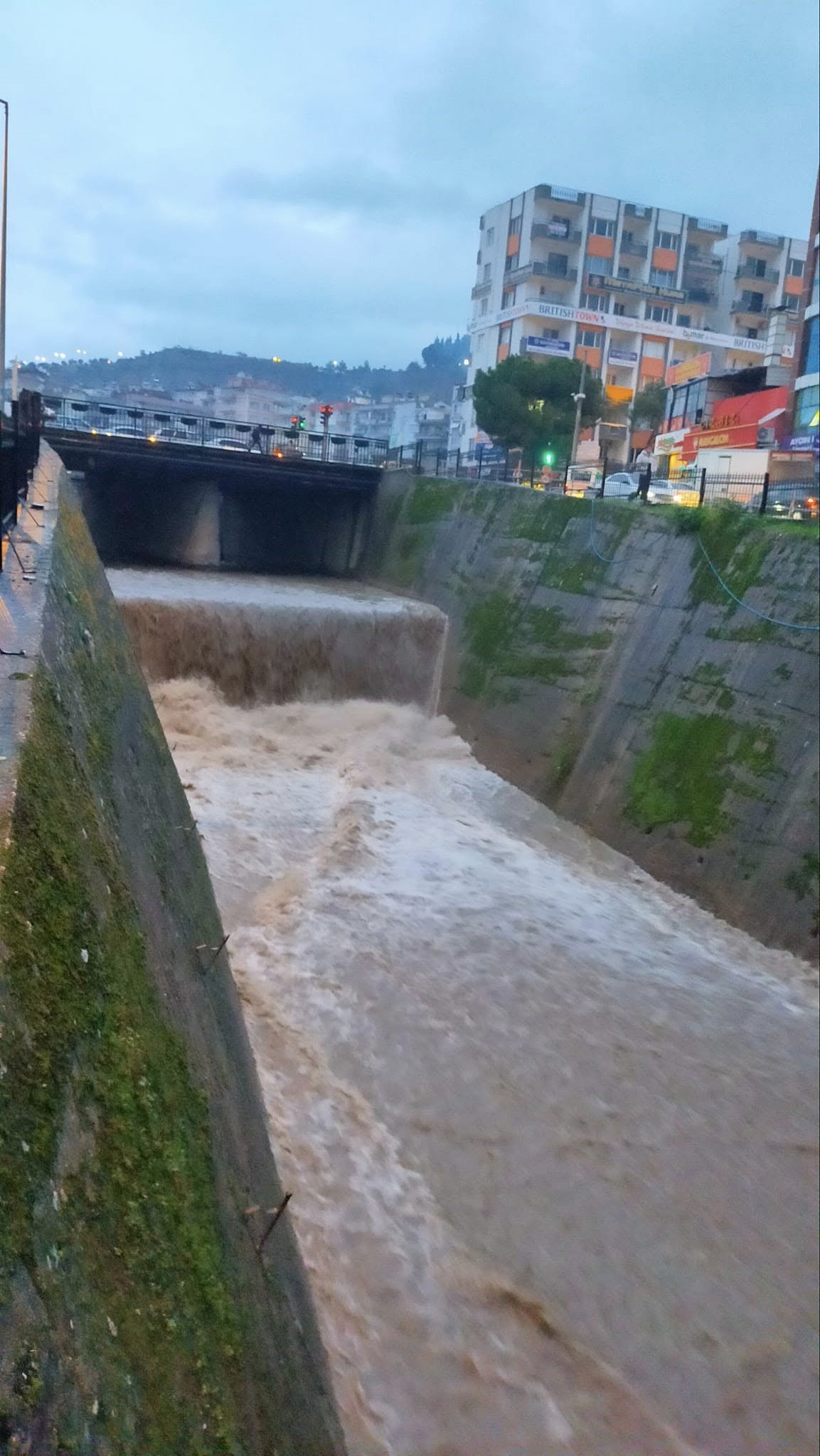 Aydın’da Tabakhane Deresi Coştu (4)