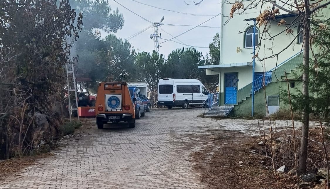 Aydın’da Uçuruma Yuvarlandı, Şoför Bakın Nerede Bulundu (3)