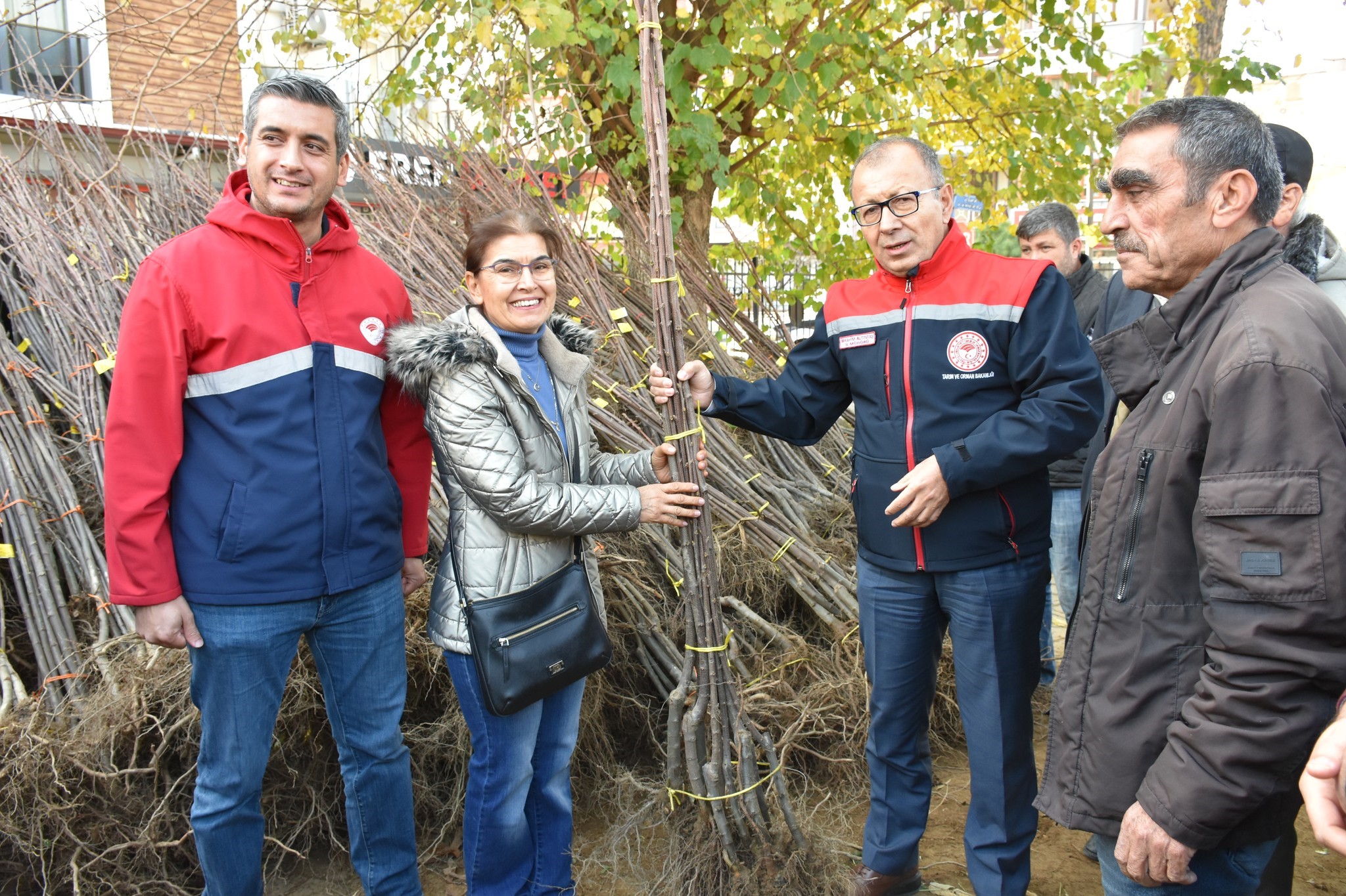 Aydın'da Üreticilere Fidan Desteği (2)