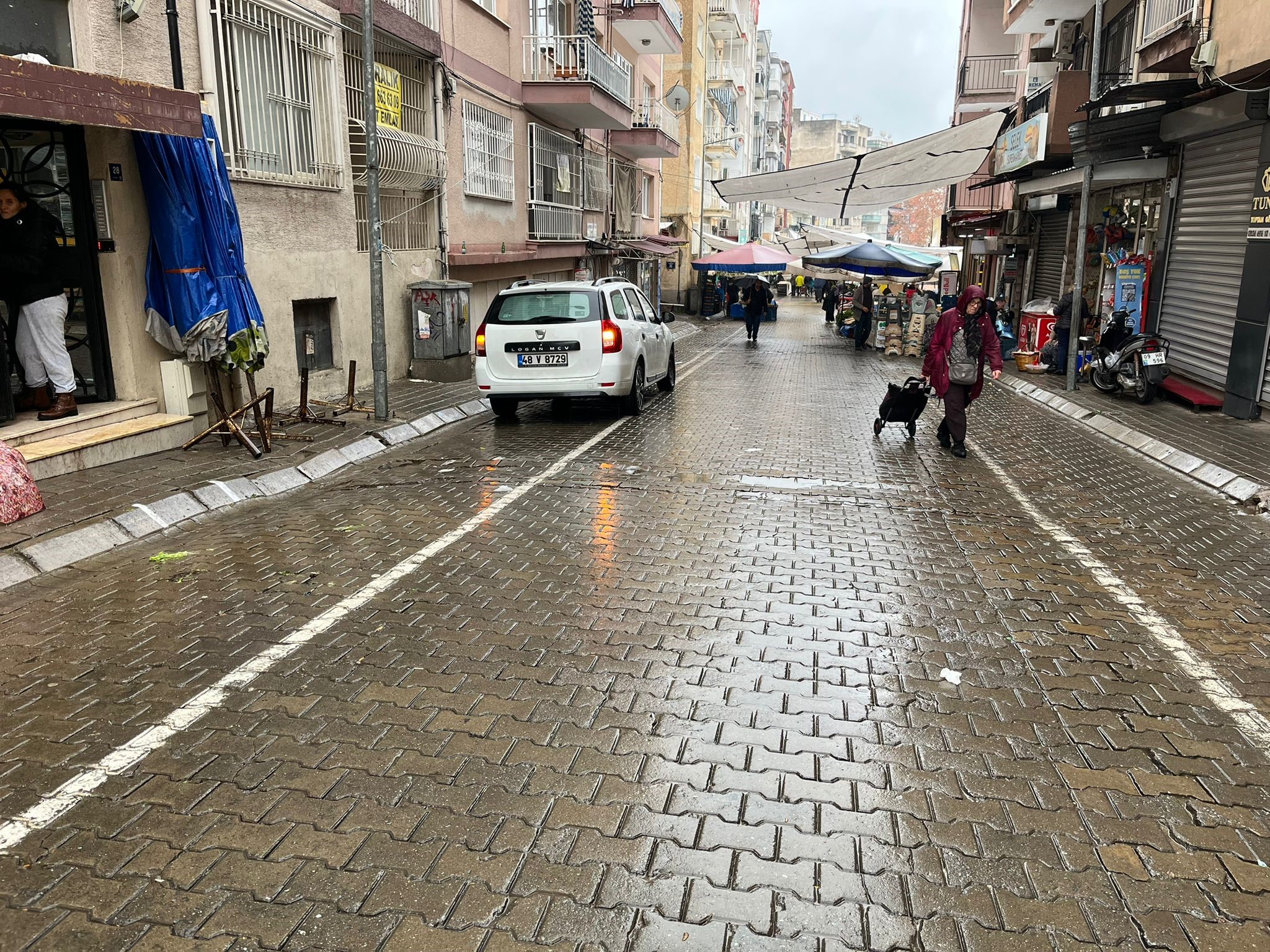 Aydın’da Uyarıları Umursayan Olmadı, Yollar Yine Göle Döndü (5)