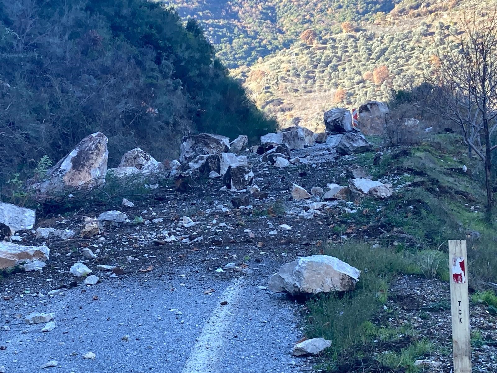 Aydın’da Yol Kapandı, Çalışmalar Devam Ediyor