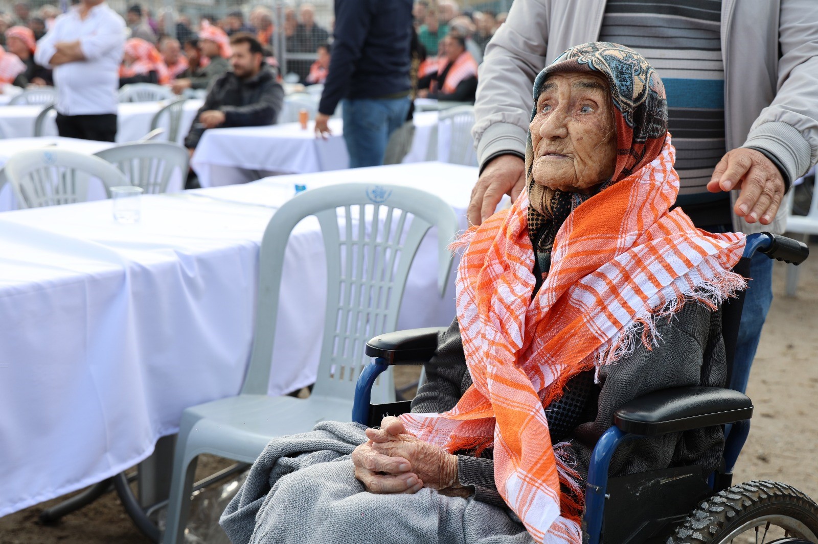 Aydınlı 95 Yaşındaki Hatice Nine Deve Güreşlerini Kaçırmıyor (3)