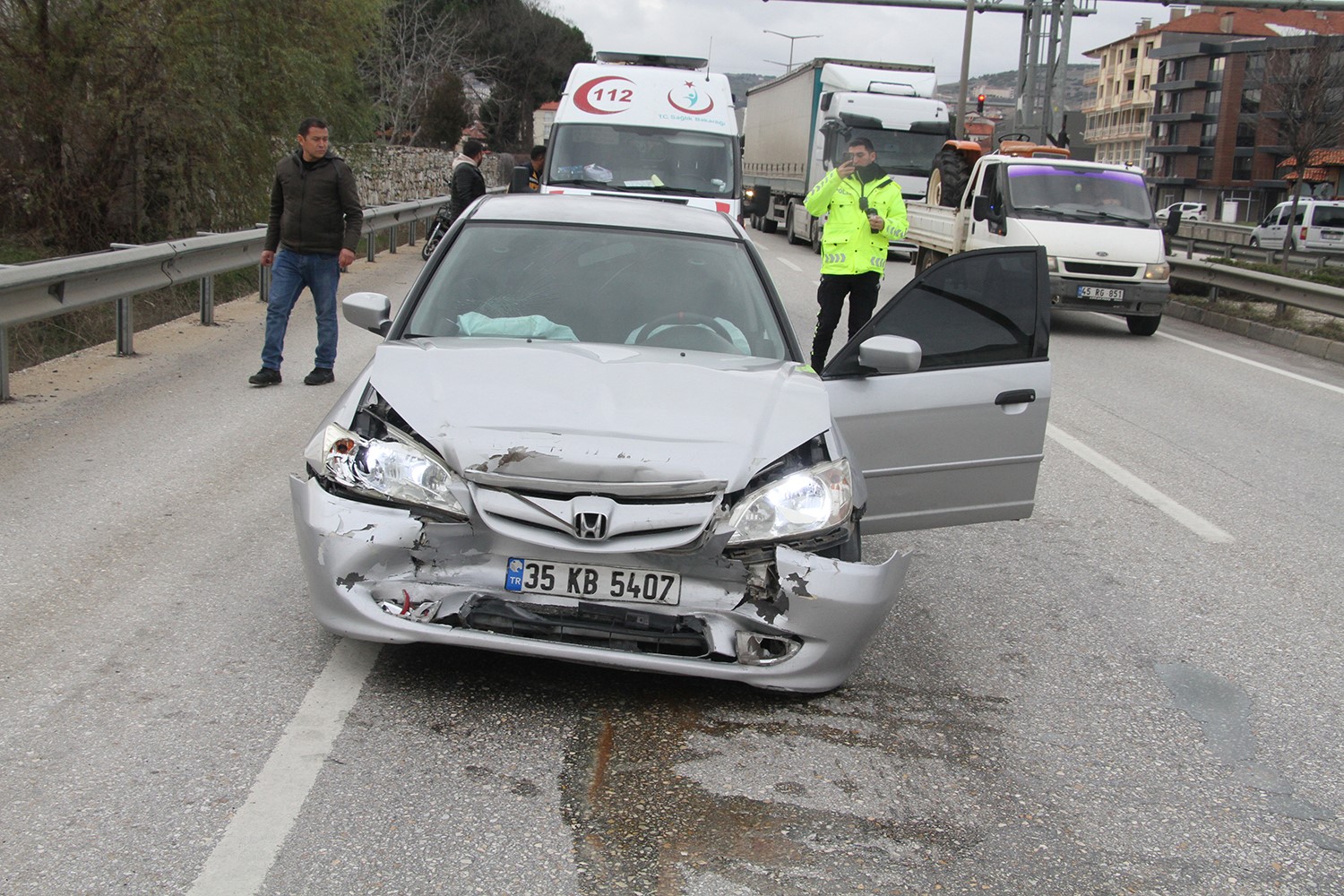 Karayolunda Seyir Halinde Çarpıştılar (2)