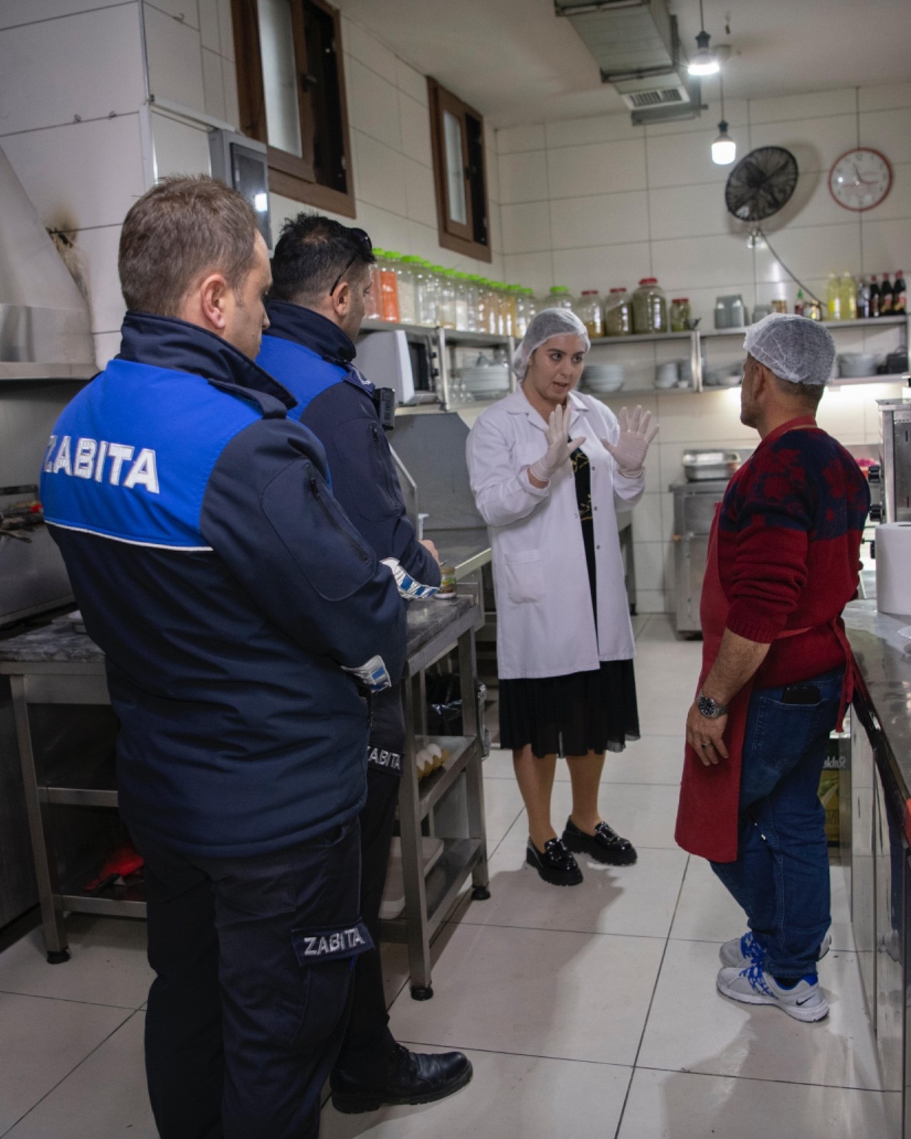 Kuşadası Belediyesi Yılbaşı Dolayısıyla Hijyen Denetimlerini Sıklaştırdı