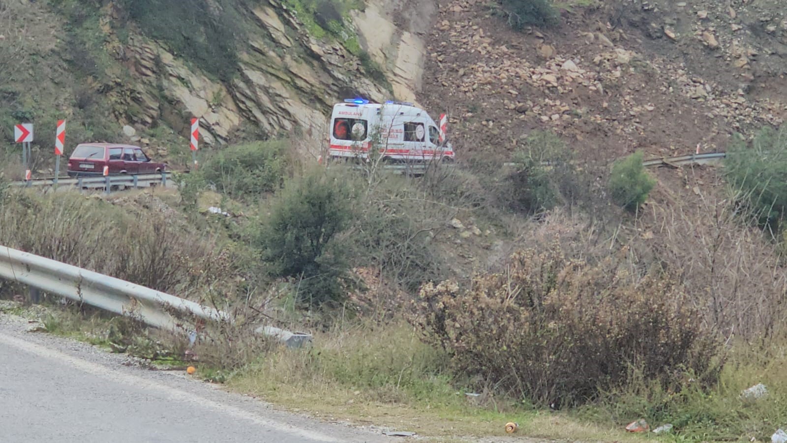 Aydın Nazilli’de Işçileri Taşıyan Araç Uçuruma Yuvarlandı-1