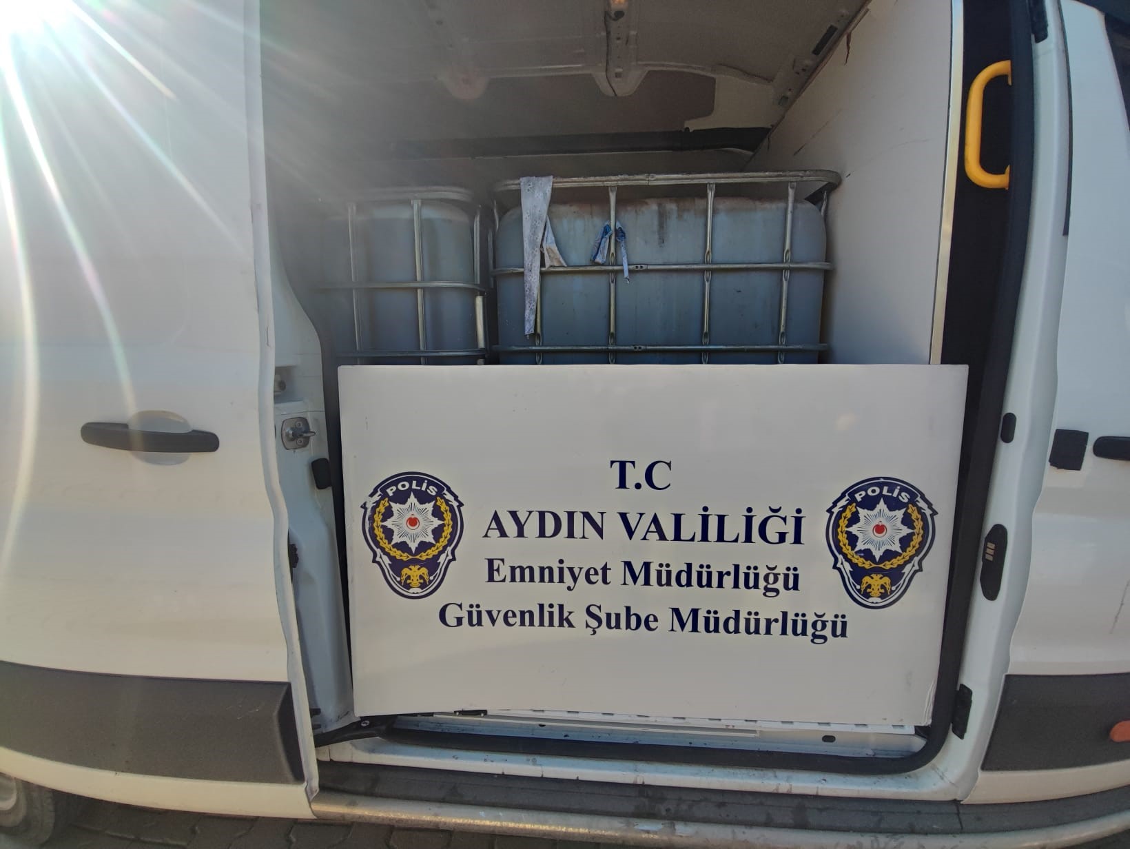 Aydın’da 2 Aracın Içinden 3 Ton Sahte Yağ Çıktı (2)