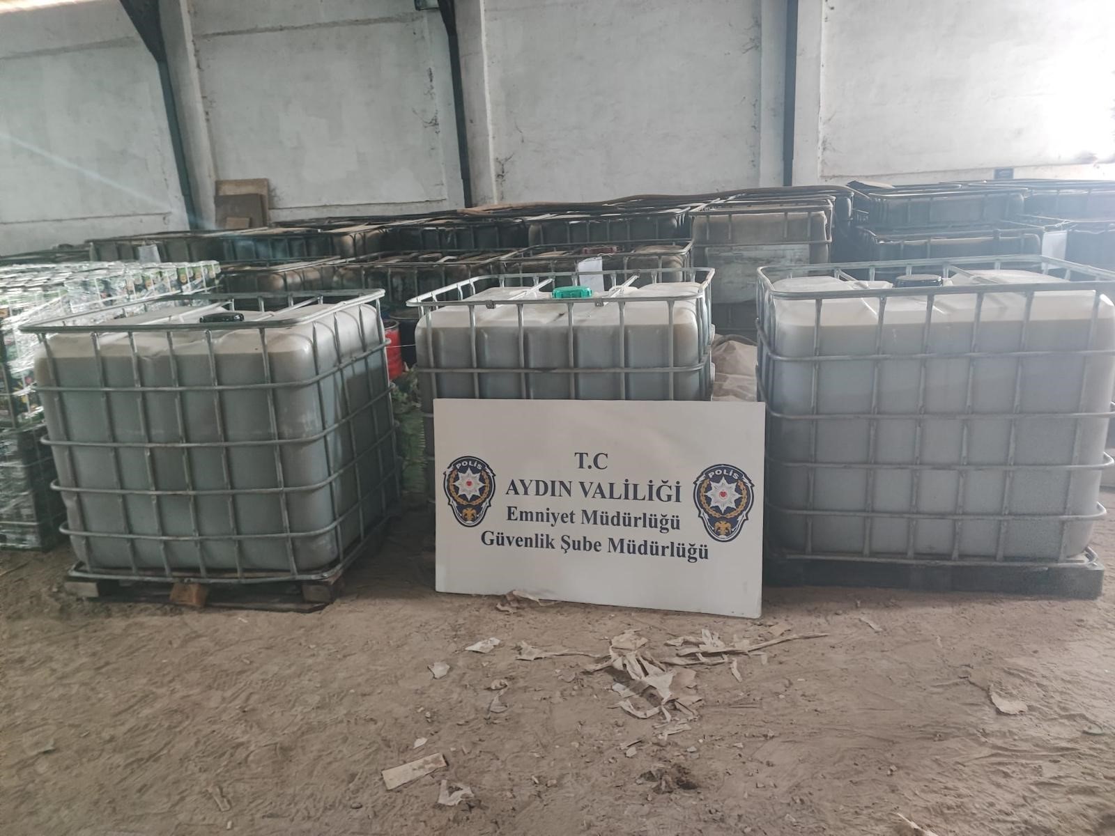 Aydın’da 3 Bin 850 Litre Sahte Zeytinyağı Ele Geçirildi (3)