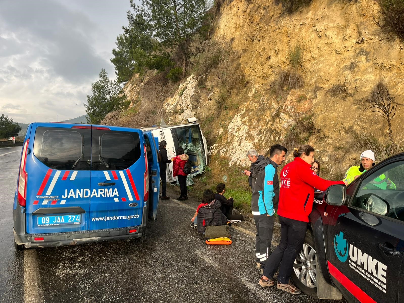 Aydın’da Festivale Giden Minibüs Devrildi. (4)