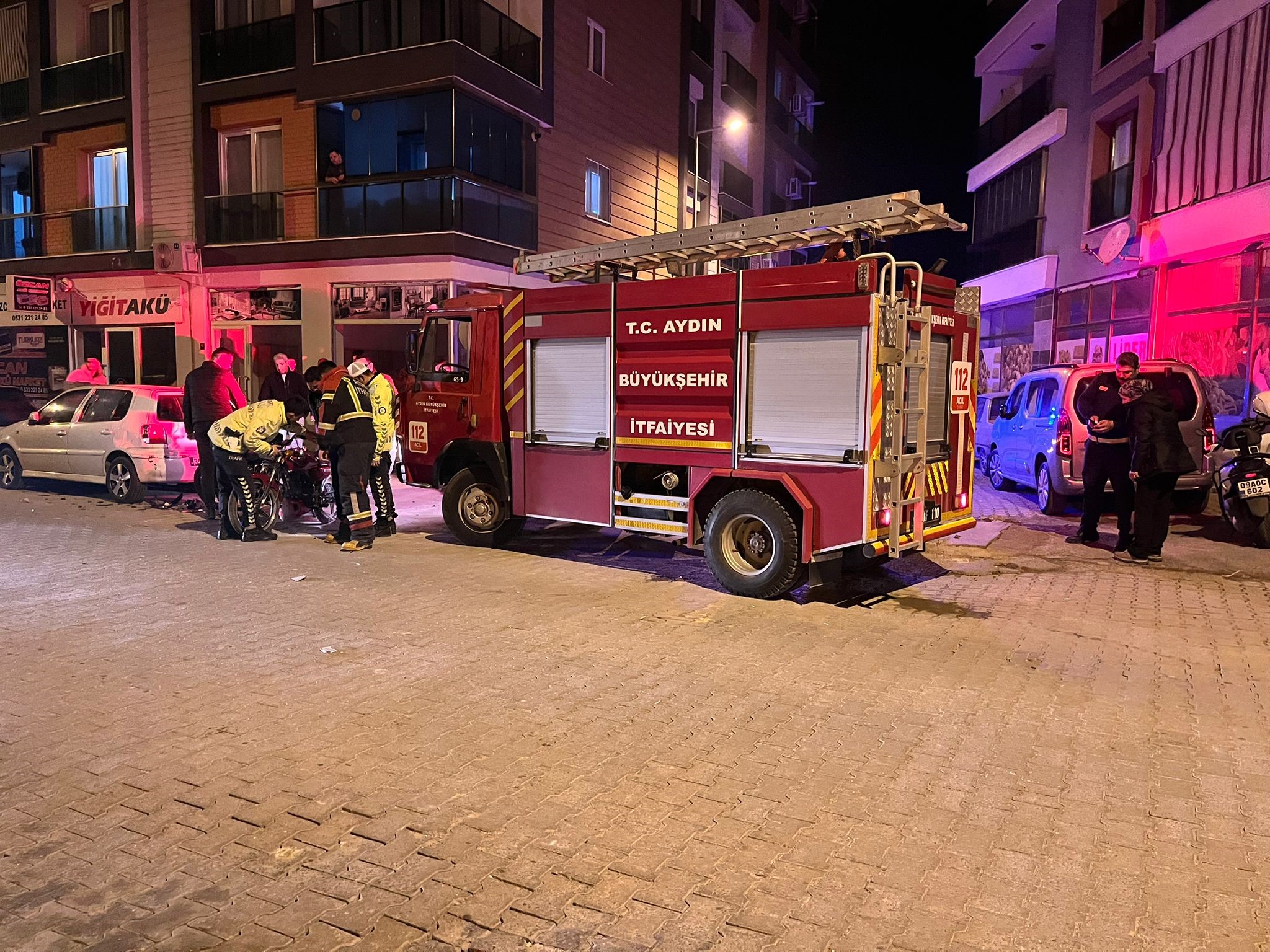 Aydın’da Iki Motosiklet Otomobil Ile Kafa Kafaya Çarpıştı, 3 Kişi… (5)