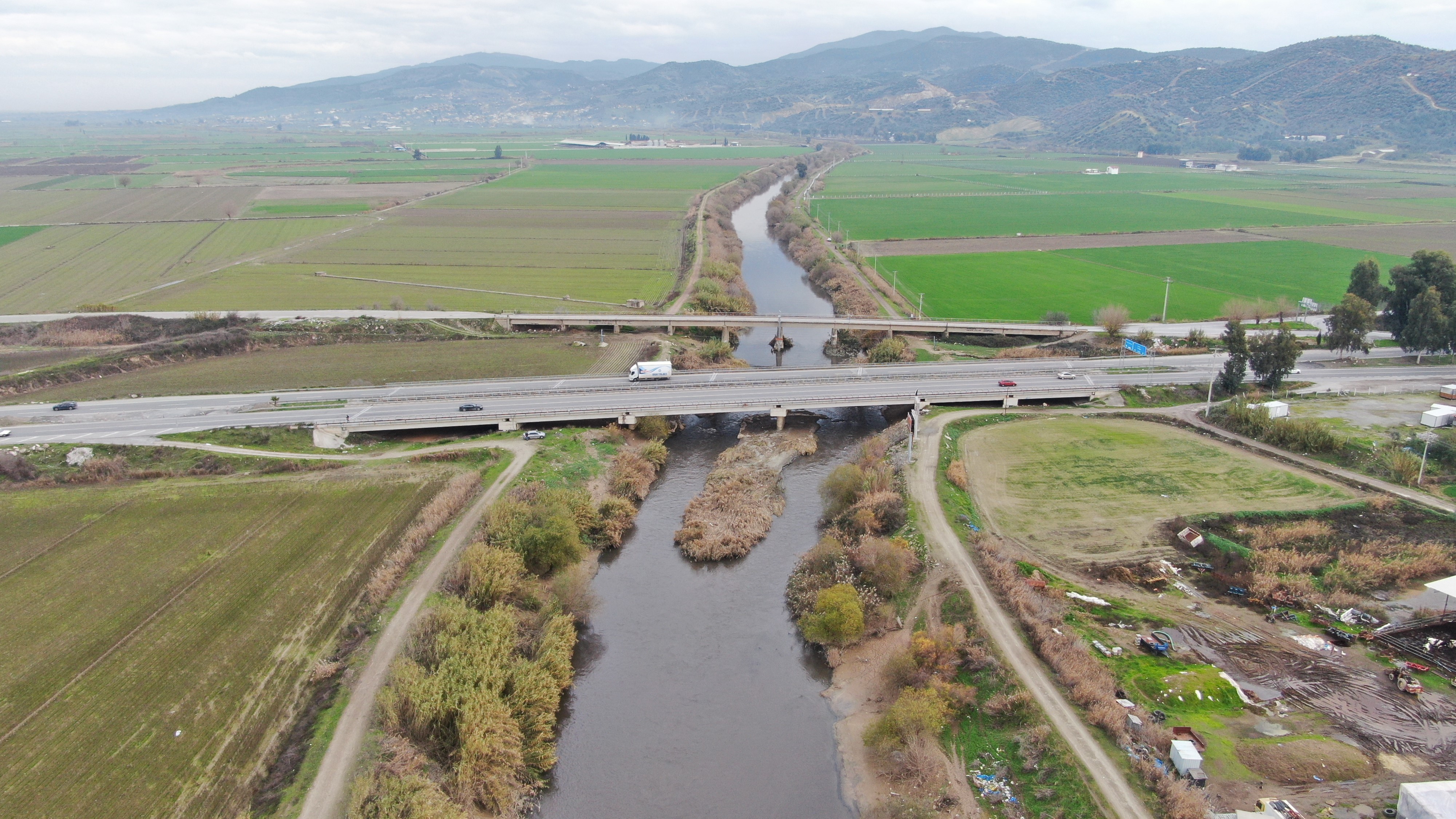 Aydın’da Menderes Nehri Yükseldi (4)