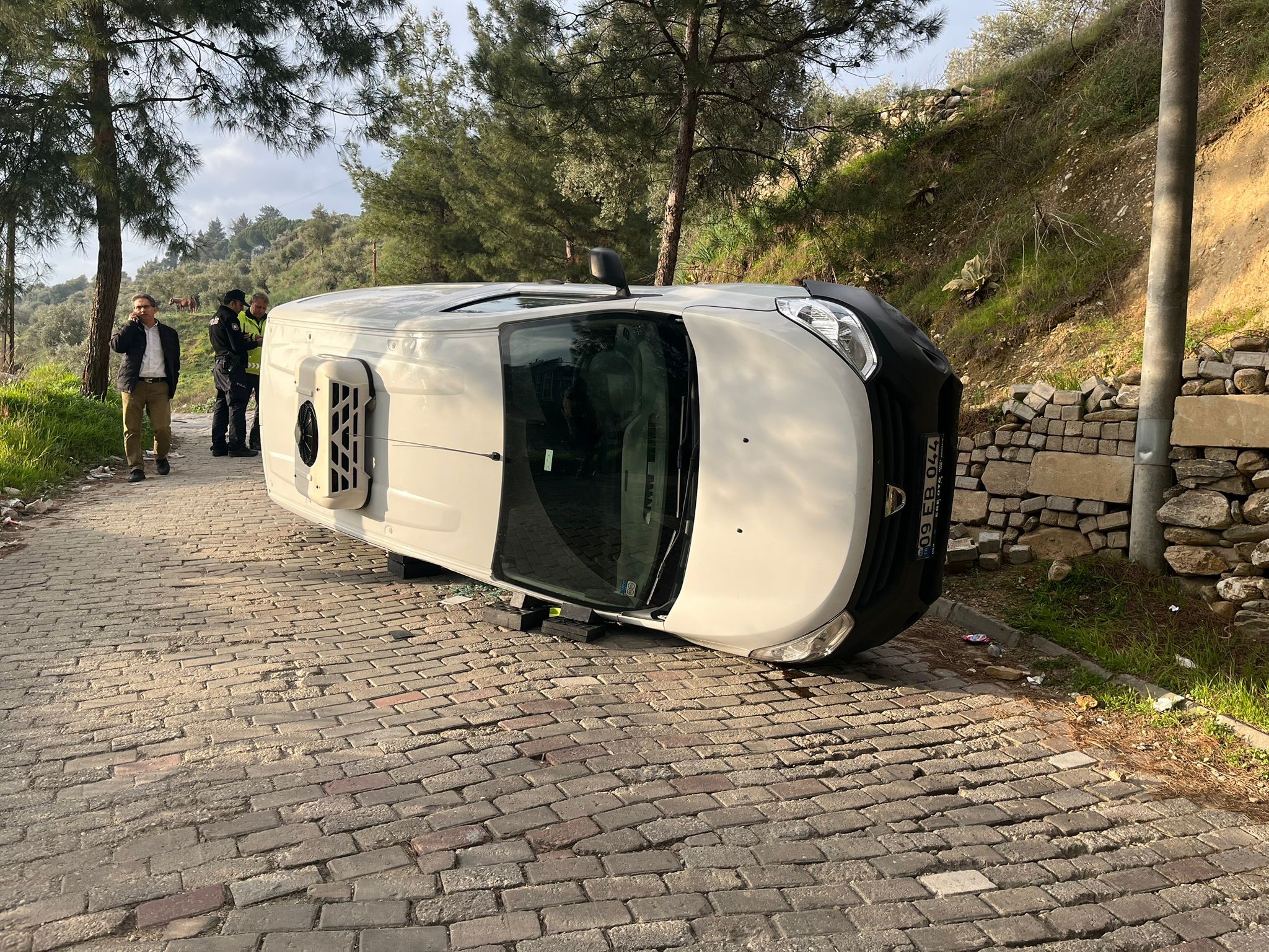 Aydın’da Otomobil Yan Yattı (7)