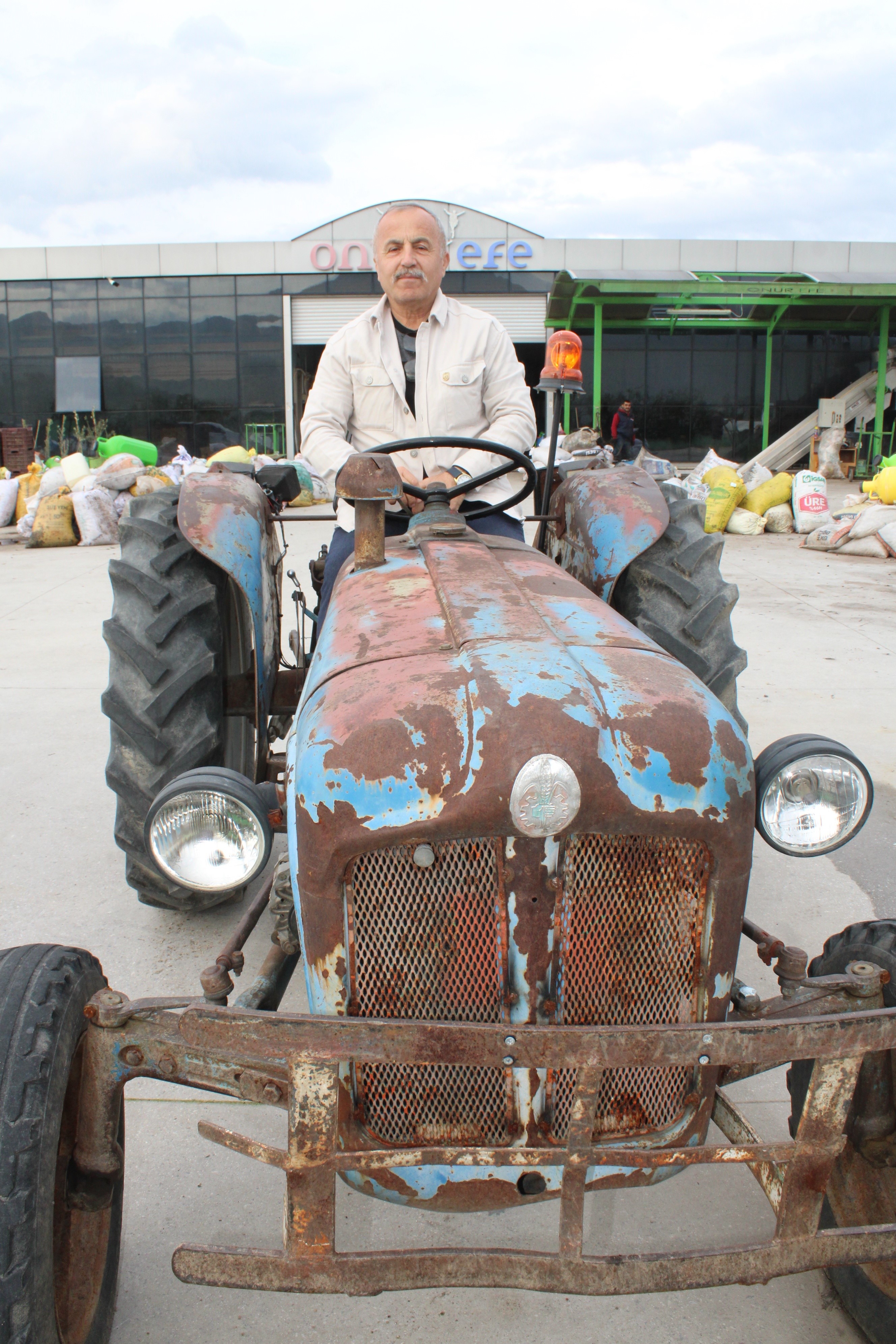 Aydınlı Fabrikatör 66 Yıllık Traktöründen Vazgeçmiyor (5)