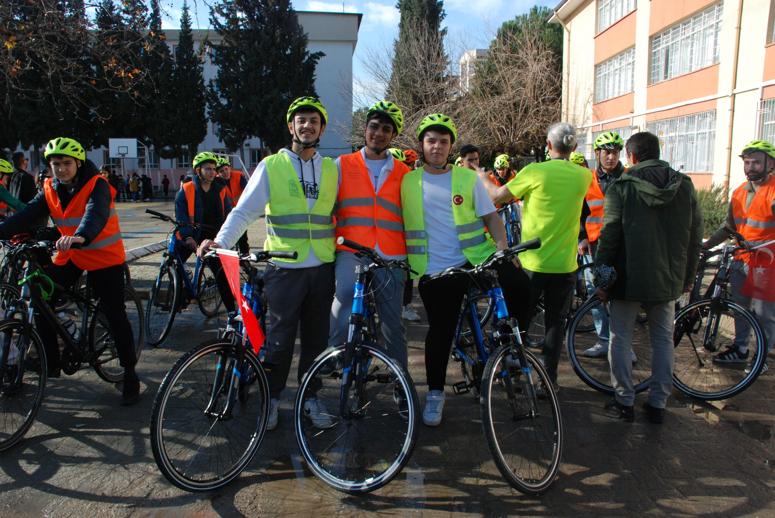 Çevre Bilinci Ve Sağlıklı Yaşam Için Pedal Çevirdiler (7)