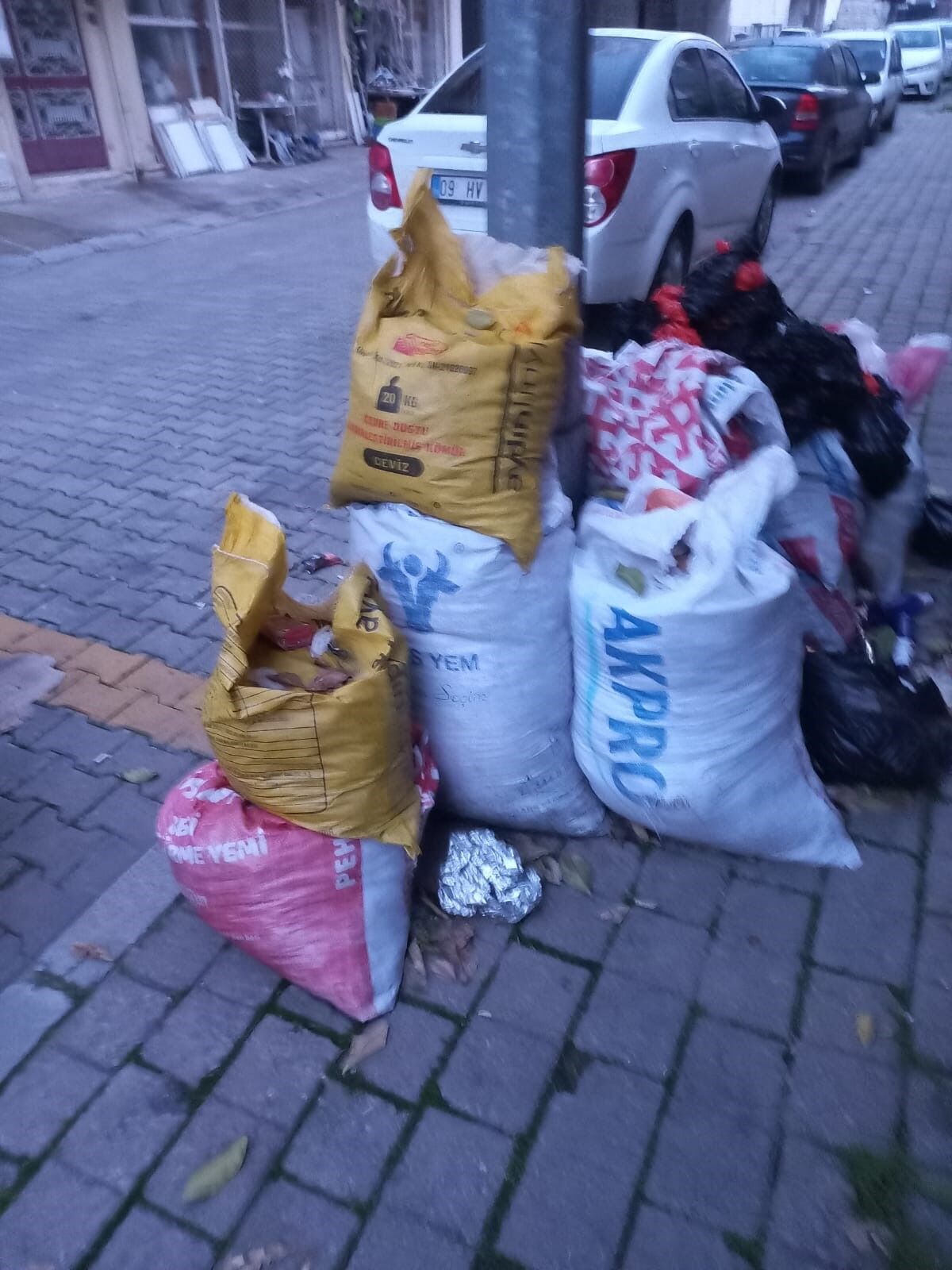 Efeler’de Mahalle Sakinlerinin 'Çöp' Tepkisi (3)