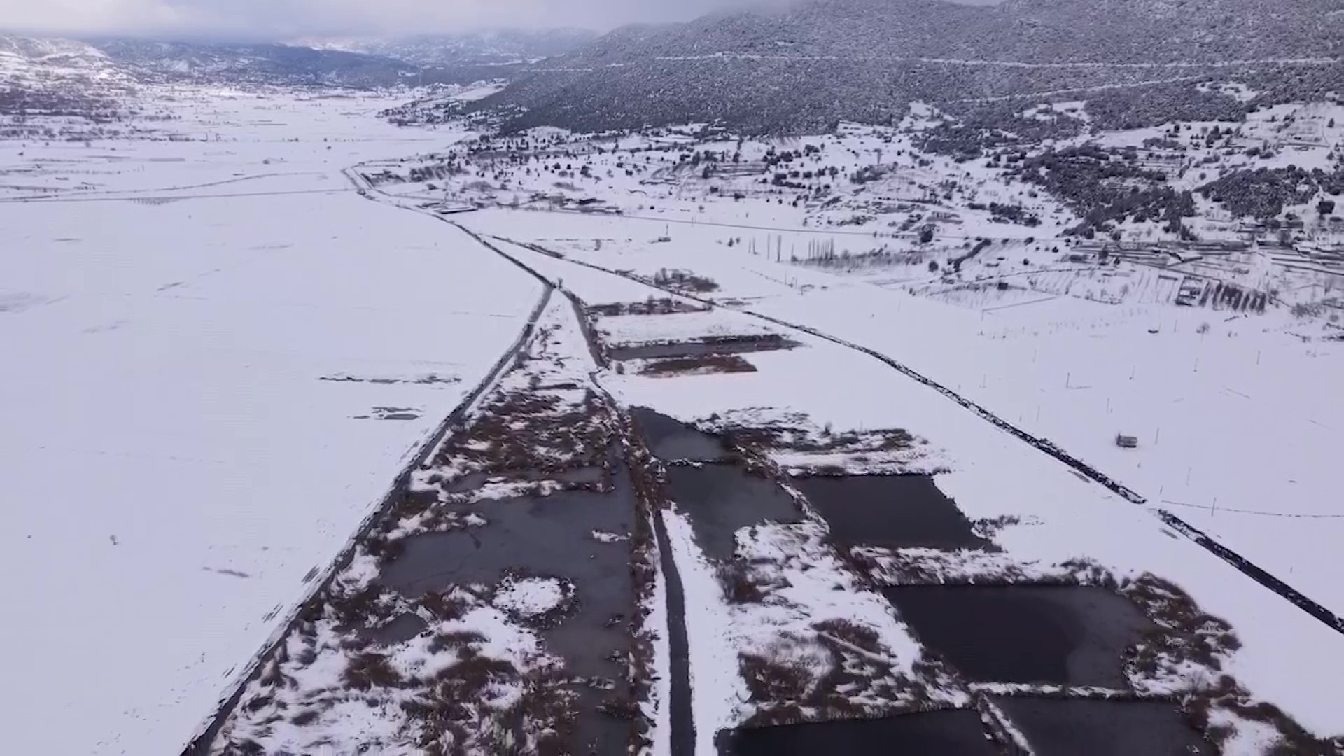 Ege’de Kar Yağışı Sonrası Kartpostallık Görüntüler (6)