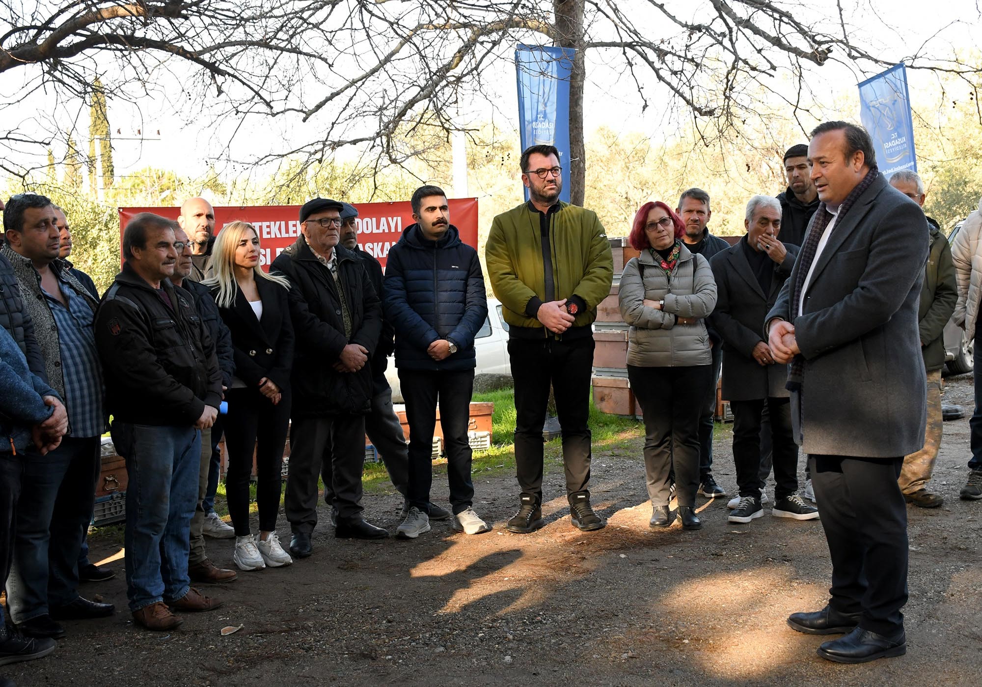 Kuşadası Belediyesi’nden Arıcılara Malzeme Desteği (3)