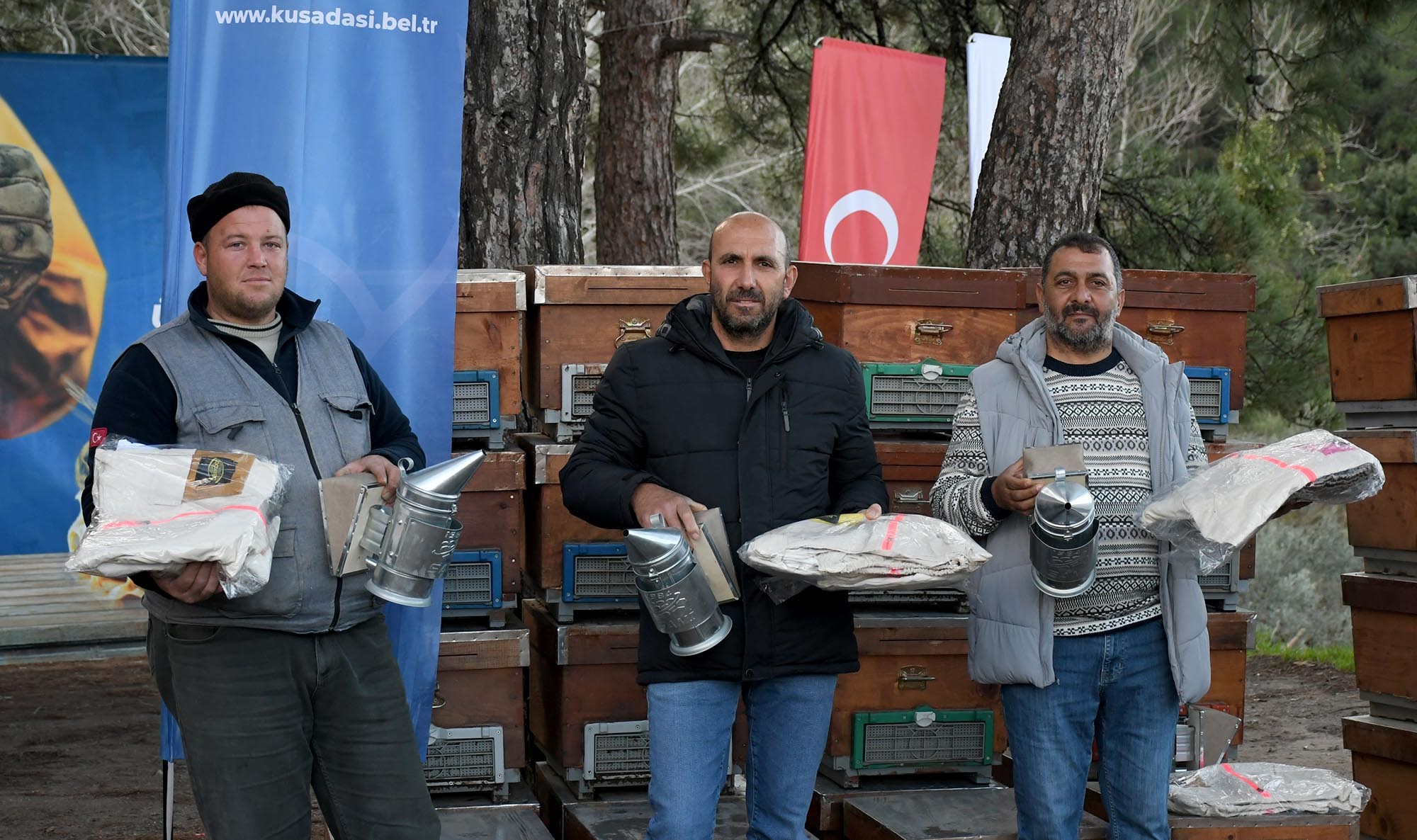 Kuşadası Belediyesi’nden Arıcılara Malzeme Desteği (6)