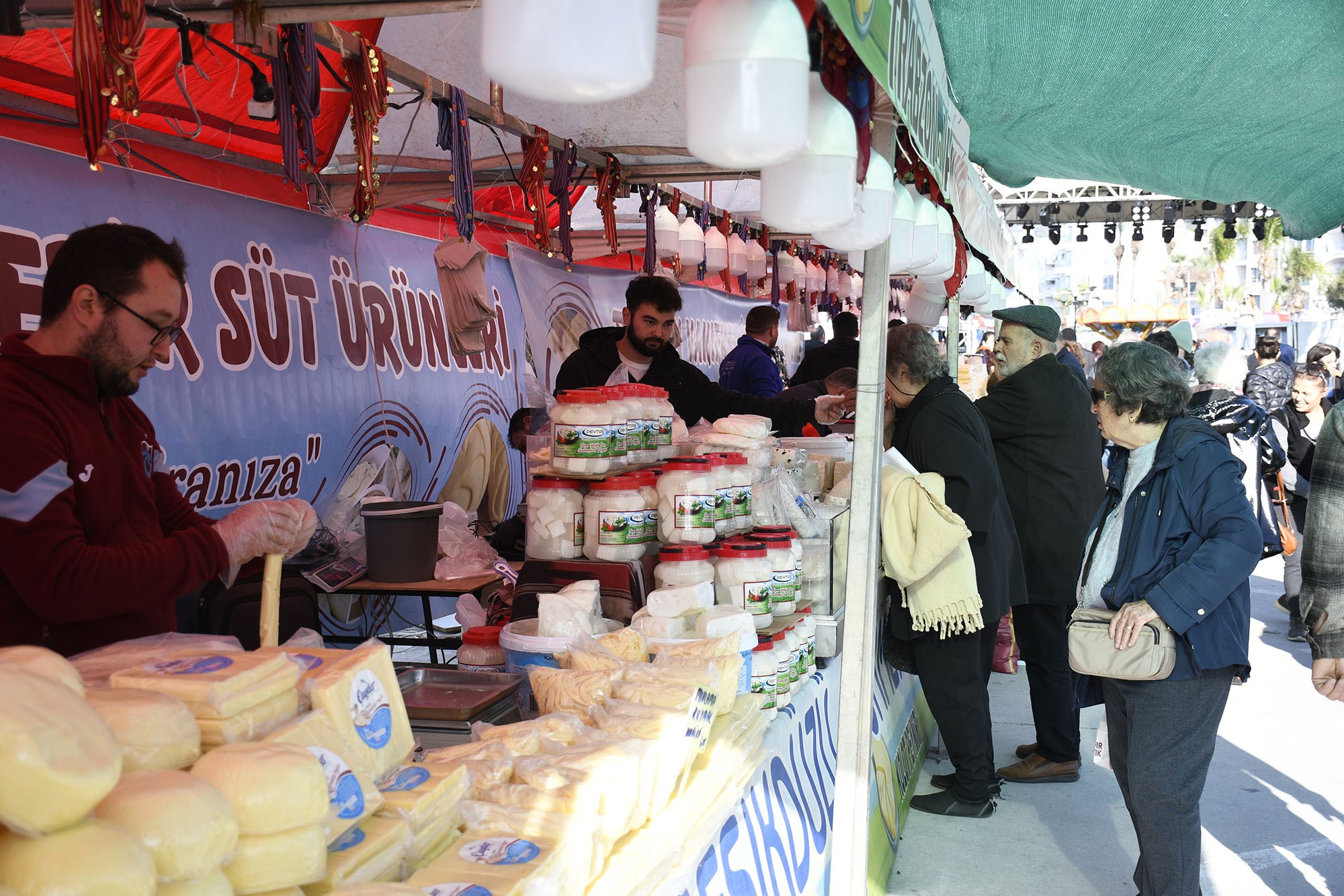 Kuşadası'nda Karadeniz Rüzgarı Esmeye Başladı (5)