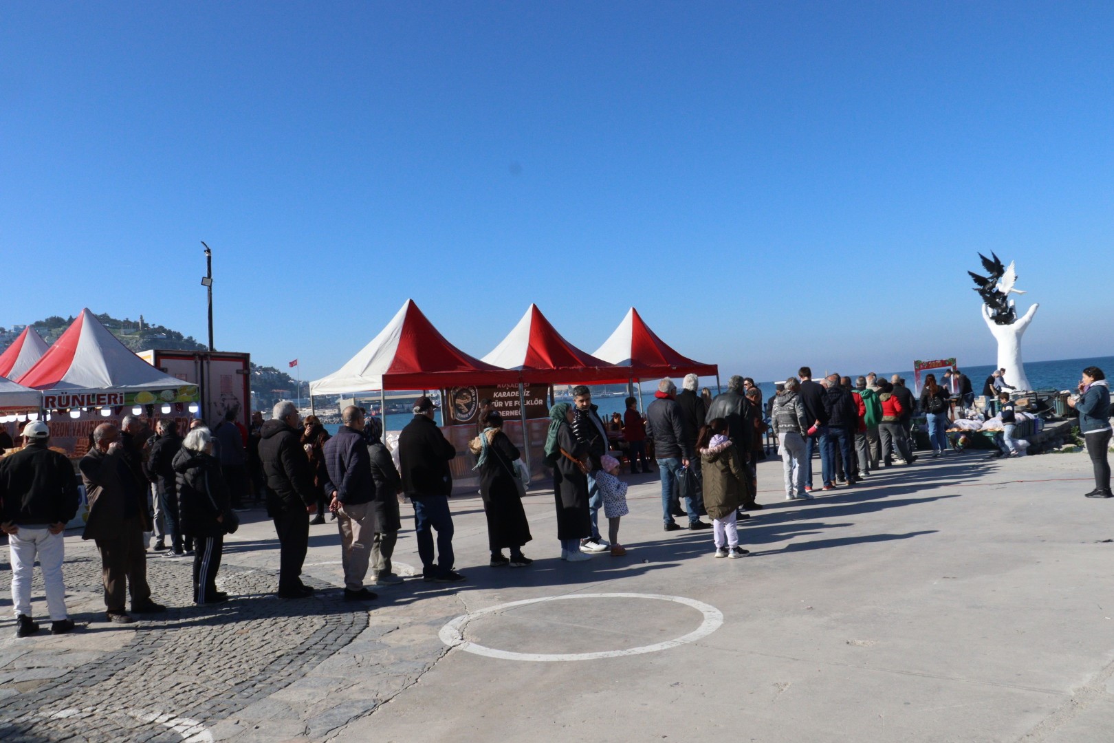 Kuşadası'nda Karadeniz Rüzgarı Esti (4)