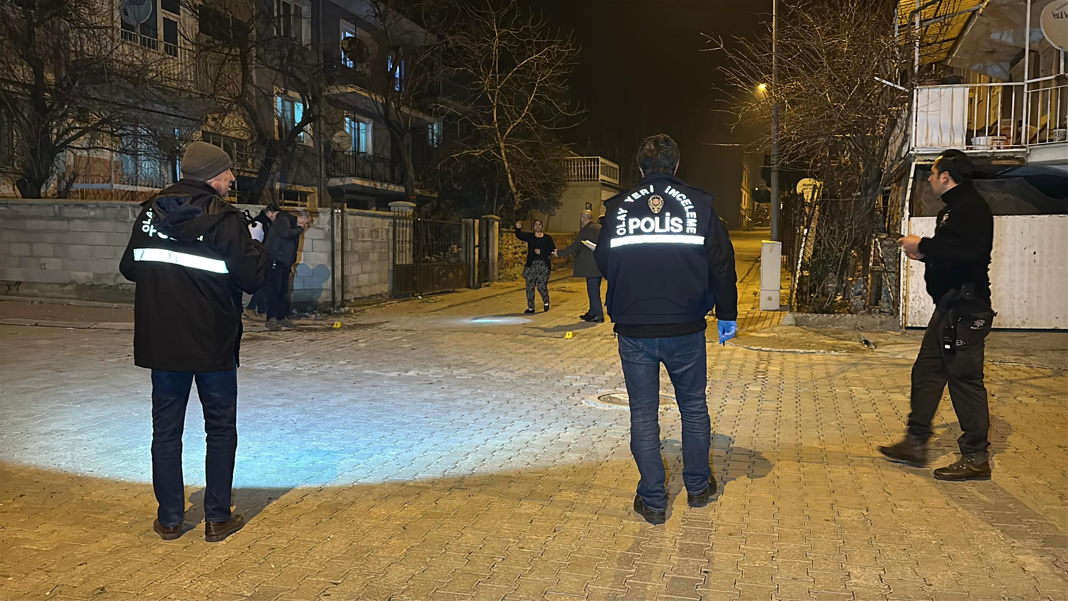 Silahlı Saldırı Düzenlenen Araçtaki 12 Yaşındaki Çocuk Hayatını Kaybetti (4)