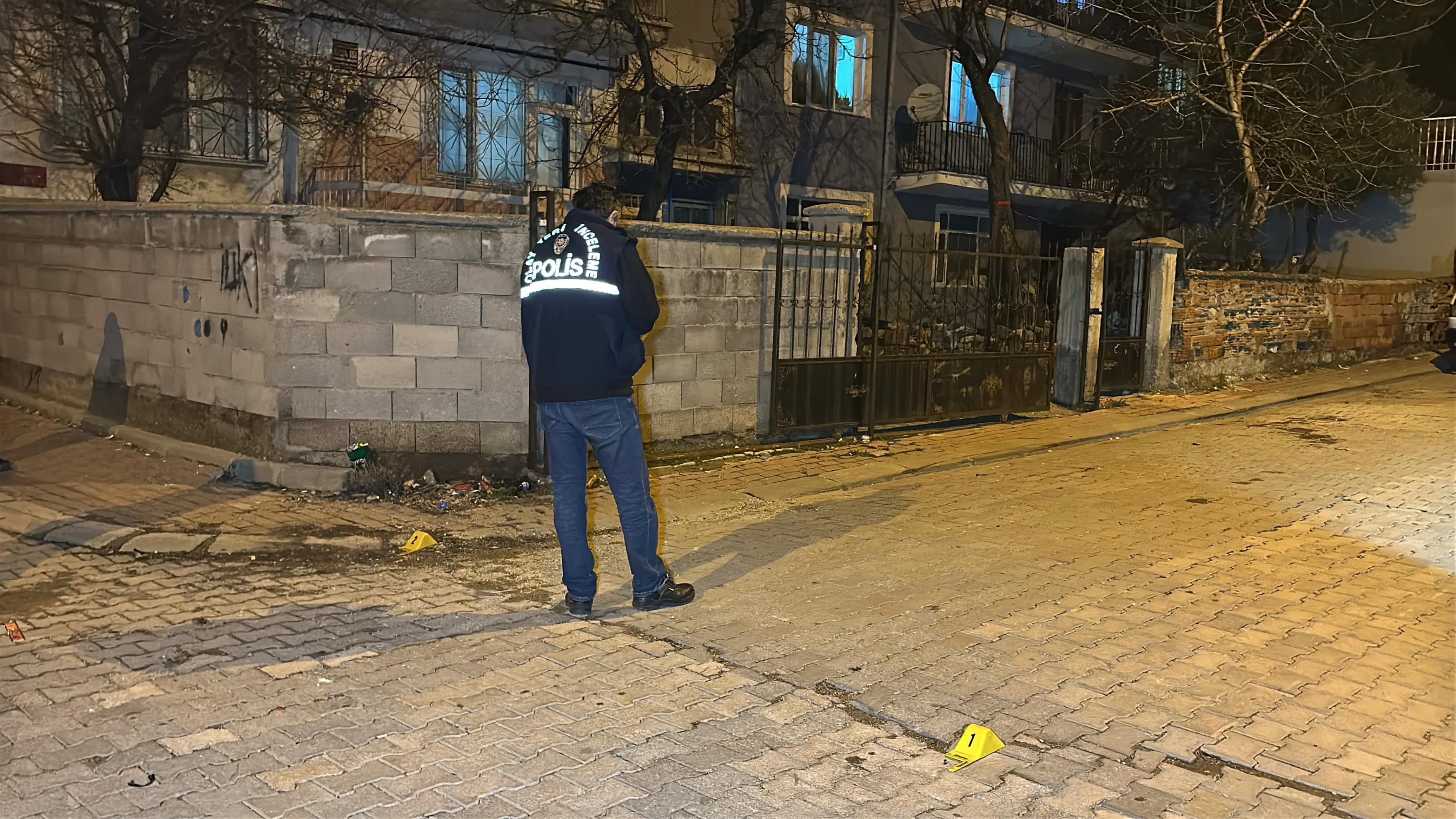 Silahlı Saldırı Düzenlenen Araçtaki 12 Yaşındaki Çocuk Hayatını Kaybetti (6)