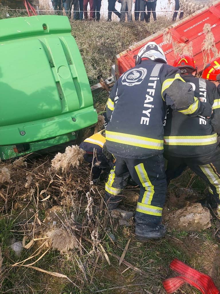 Traktör Kazasında Dede Öldü, Torun Kurtuldu (4)-1