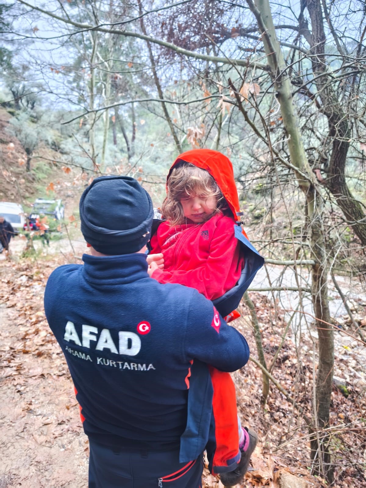 Yaşlı Kadın Ve Torunlarından Sevindiren Haber Geldi (3)