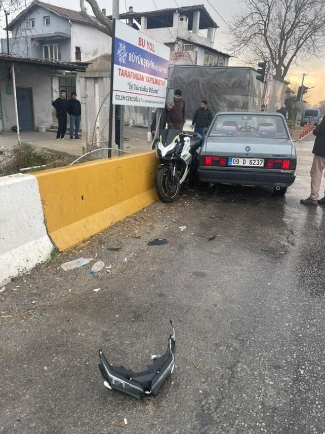 Aydın Germencik’te Otomobil Ile Motosiklet Çarpıştı