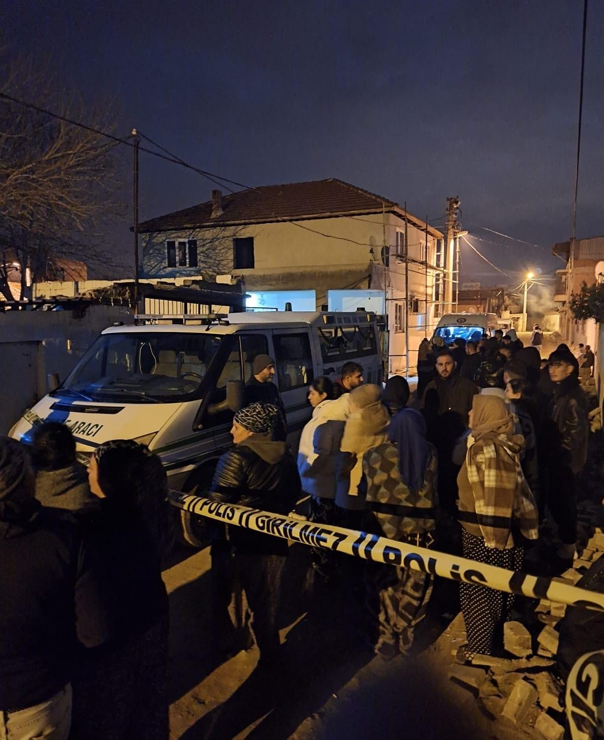 Aydın’da Bir Kadın Evinin Kapısının Önünde Hayatını Kaybetti (2)