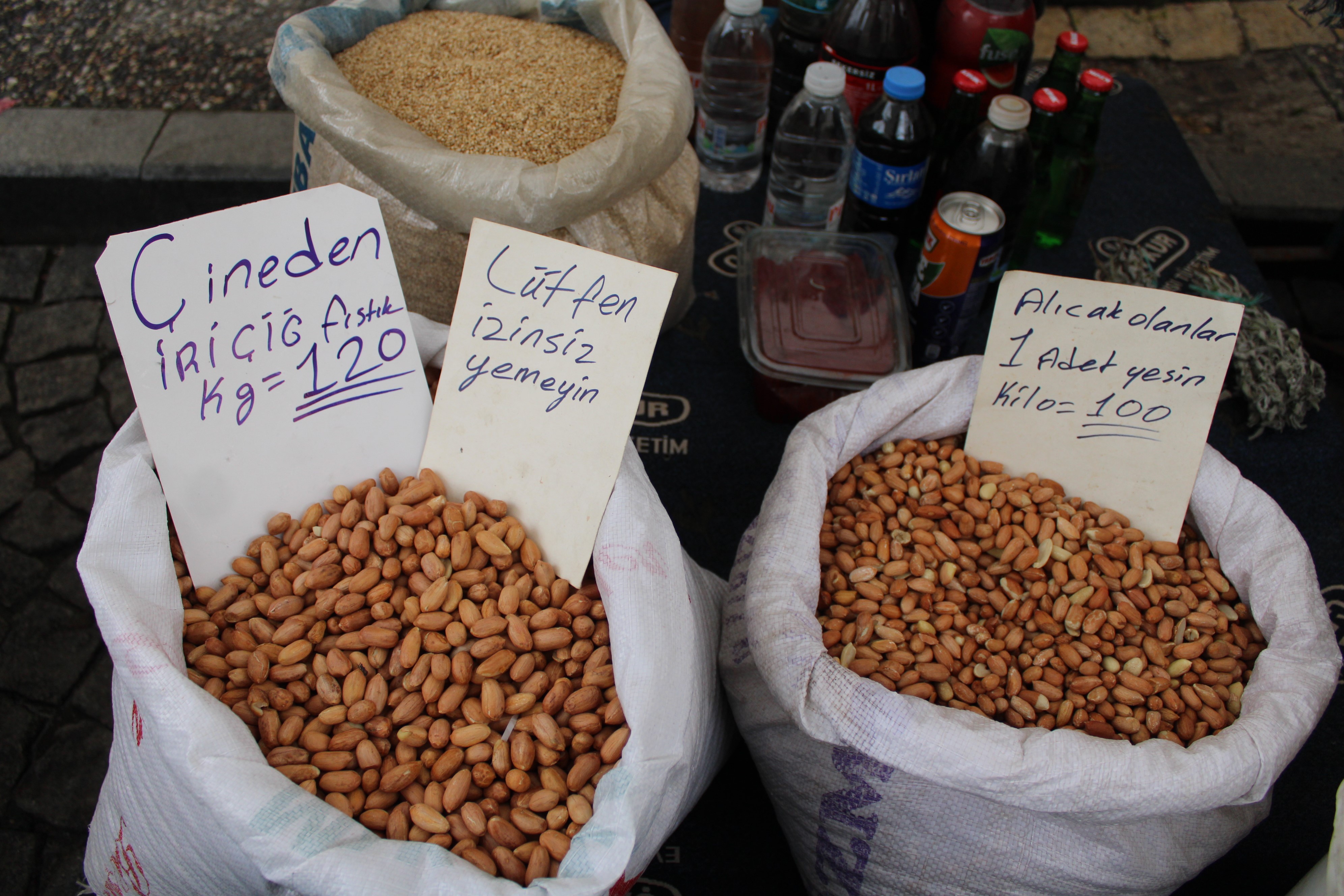 Aydın’da Pazarcı Fıstıklarını Yiyen Müşterilerine Tepkili (5)