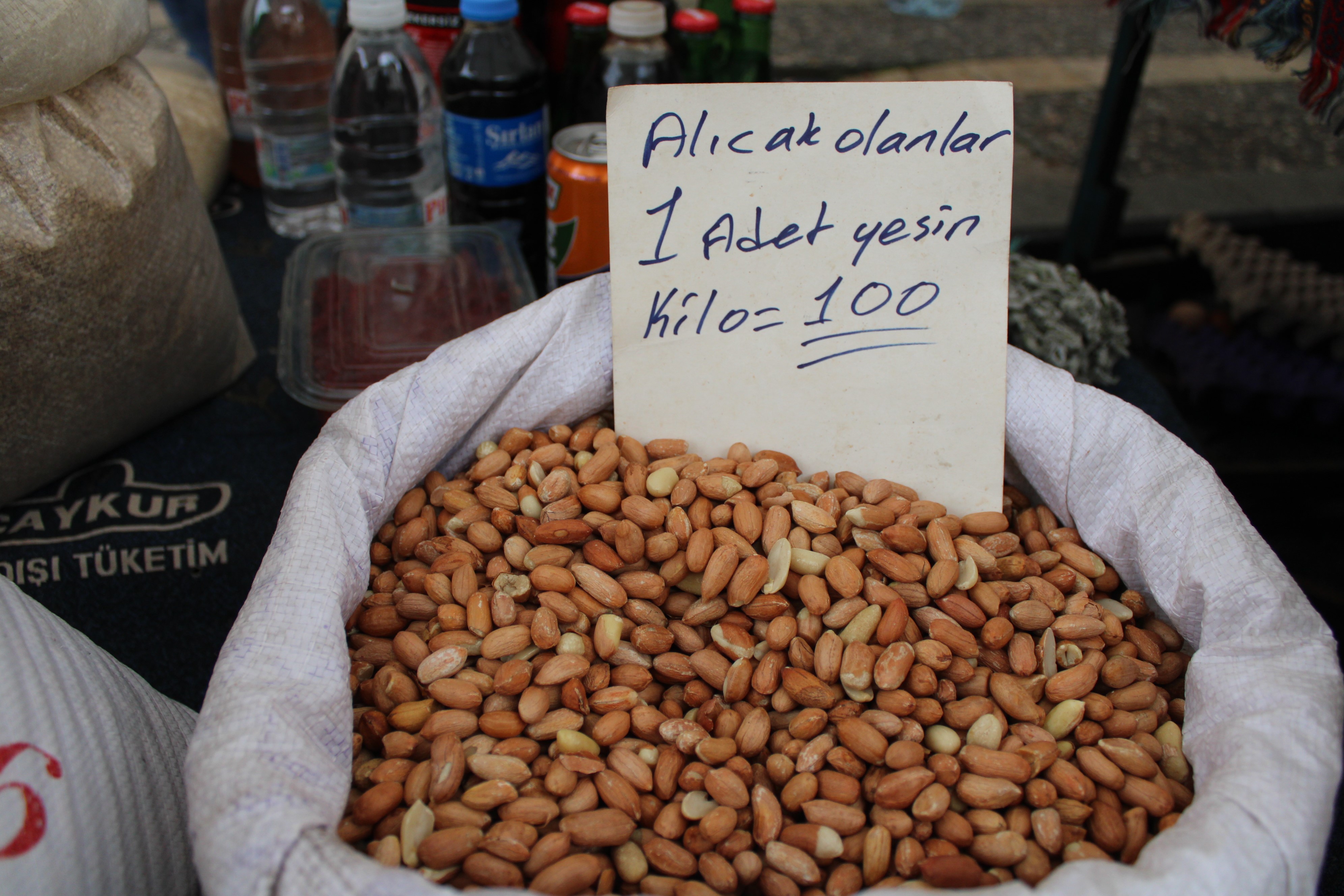 Aydın’da Pazarcı Fıstıklarını Yiyen Müşterilerine Tepkili (7)